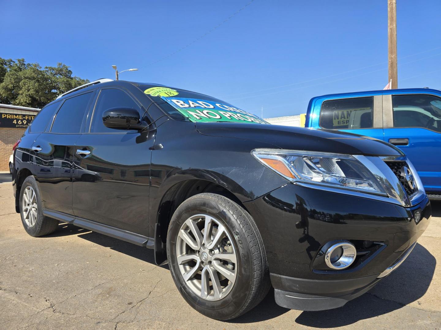 2016 GRAY /BLACK Nissan Pathfinder S (5N1AR2MN9GC) with an 3.5L V6 DOHC 24V engine, CVT transmission, located at 2660 S.Garland Avenue, Garland, TX, 75041, (469) 298-3118, 32.885551, -96.655602 - Welcome to DallasAutos4Less, one of the Premier BUY HERE PAY HERE Dealers in the North Dallas Area. We specialize in financing to people with NO CREDIT or BAD CREDIT. We need proof of income, proof of residence, and a ID. Come buy your new car from us today!! This is a Very clean 2016 NISSAN PATH - Photo#1