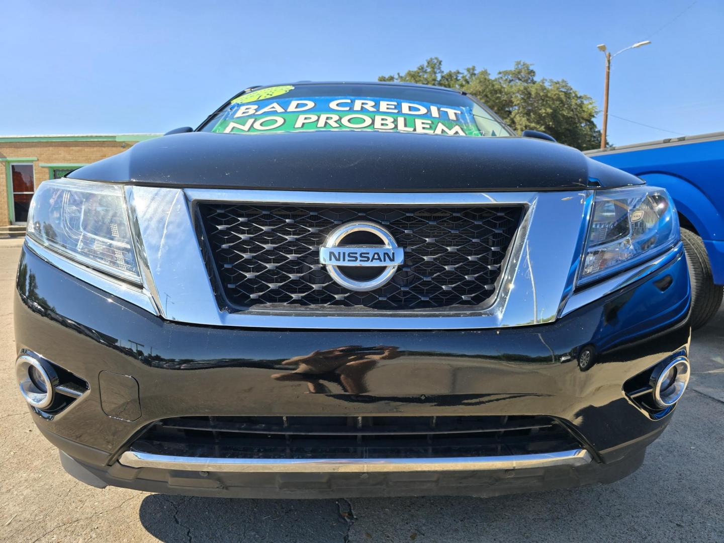 2016 GRAY /BLACK Nissan Pathfinder S (5N1AR2MN9GC) with an 3.5L V6 DOHC 24V engine, CVT transmission, located at 2660 S.Garland Avenue, Garland, TX, 75041, (469) 298-3118, 32.885551, -96.655602 - Welcome to DallasAutos4Less, one of the Premier BUY HERE PAY HERE Dealers in the North Dallas Area. We specialize in financing to people with NO CREDIT or BAD CREDIT. We need proof of income, proof of residence, and a ID. Come buy your new car from us today!! This is a Very clean 2016 NISSAN PATH - Photo#9