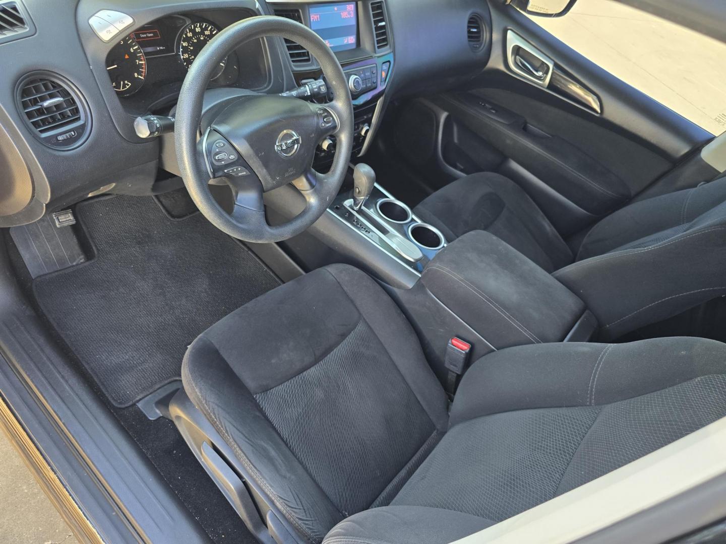 2016 GRAY /BLACK Nissan Pathfinder S (5N1AR2MN9GC) with an 3.5L V6 DOHC 24V engine, CVT transmission, located at 2660 S.Garland Avenue, Garland, TX, 75041, (469) 298-3118, 32.885551, -96.655602 - Welcome to DallasAutos4Less, one of the Premier BUY HERE PAY HERE Dealers in the North Dallas Area. We specialize in financing to people with NO CREDIT or BAD CREDIT. We need proof of income, proof of residence, and a ID. Come buy your new car from us today!! This is a Very clean 2016 NISSAN PATH - Photo#10