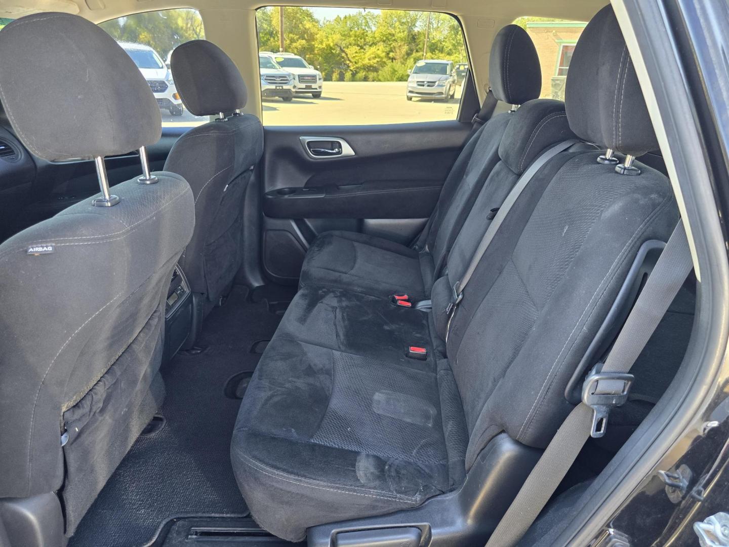2016 GRAY /BLACK Nissan Pathfinder S (5N1AR2MN9GC) with an 3.5L V6 DOHC 24V engine, CVT transmission, located at 2660 S.Garland Avenue, Garland, TX, 75041, (469) 298-3118, 32.885551, -96.655602 - Welcome to DallasAutos4Less, one of the Premier BUY HERE PAY HERE Dealers in the North Dallas Area. We specialize in financing to people with NO CREDIT or BAD CREDIT. We need proof of income, proof of residence, and a ID. Come buy your new car from us today!! This is a Very clean 2016 NISSAN PATH - Photo#15