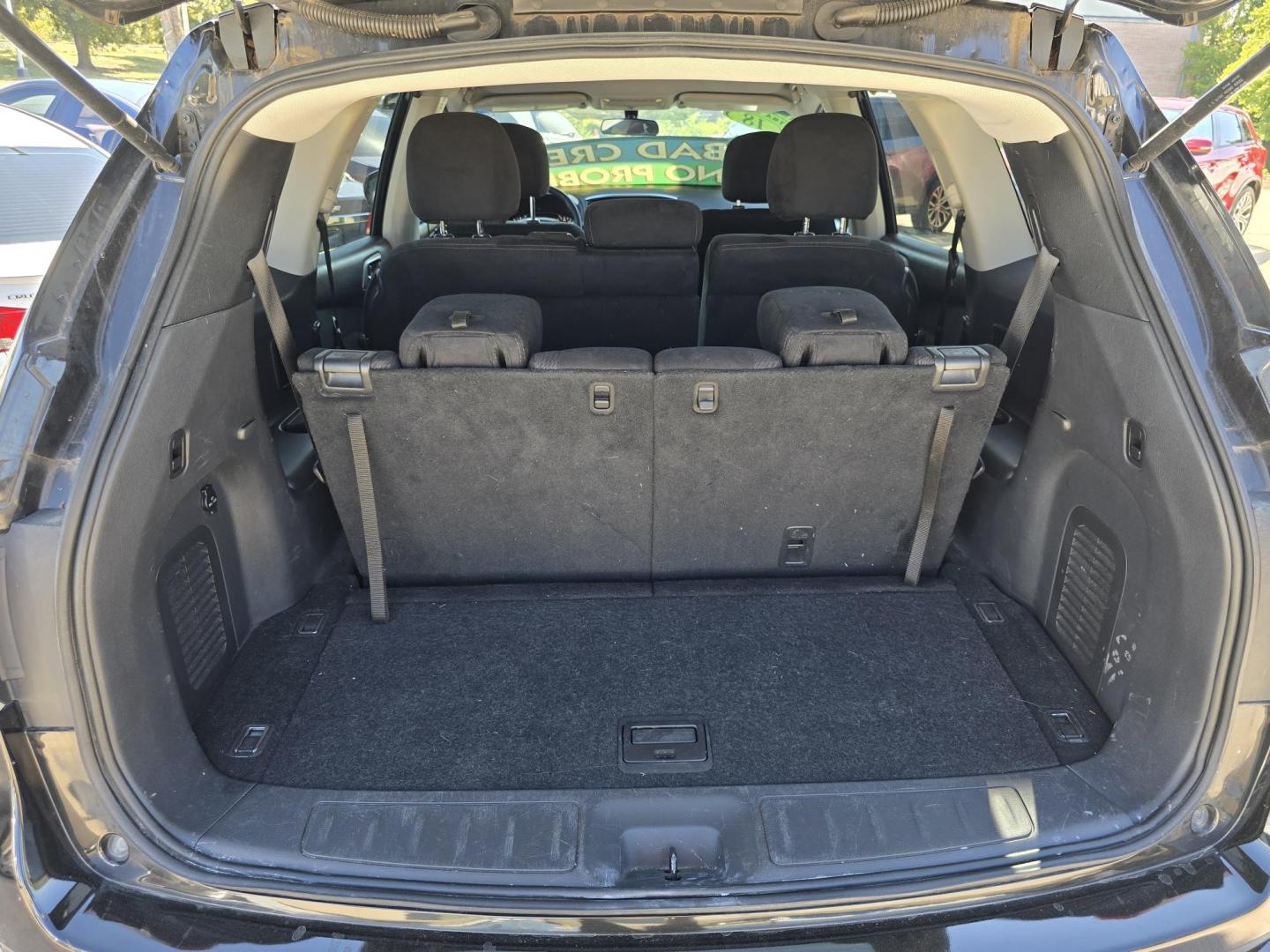 2016 GRAY /BLACK Nissan Pathfinder S (5N1AR2MN9GC) with an 3.5L V6 DOHC 24V engine, CVT transmission, located at 2660 S.Garland Avenue, Garland, TX, 75041, (469) 298-3118, 32.885551, -96.655602 - Welcome to DallasAutos4Less, one of the Premier BUY HERE PAY HERE Dealers in the North Dallas Area. We specialize in financing to people with NO CREDIT or BAD CREDIT. We need proof of income, proof of residence, and a ID. Come buy your new car from us today!! This is a Very clean 2016 NISSAN PATH - Photo#17