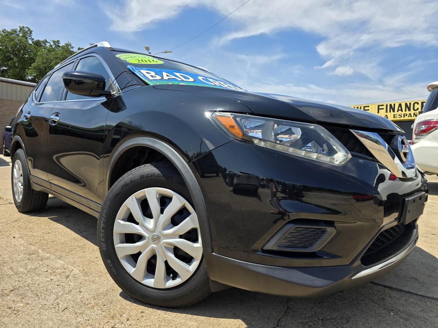 2016 BLACK Nissan Rogue S (JN8AT2MT4GW) with an 2.5L L4 DOHC 16V engine, CVT transmission, located at 2660 S.Garland Avenue, Garland, TX, 75041, (469) 298-3118, 32.885551, -96.655602 - Photo#0