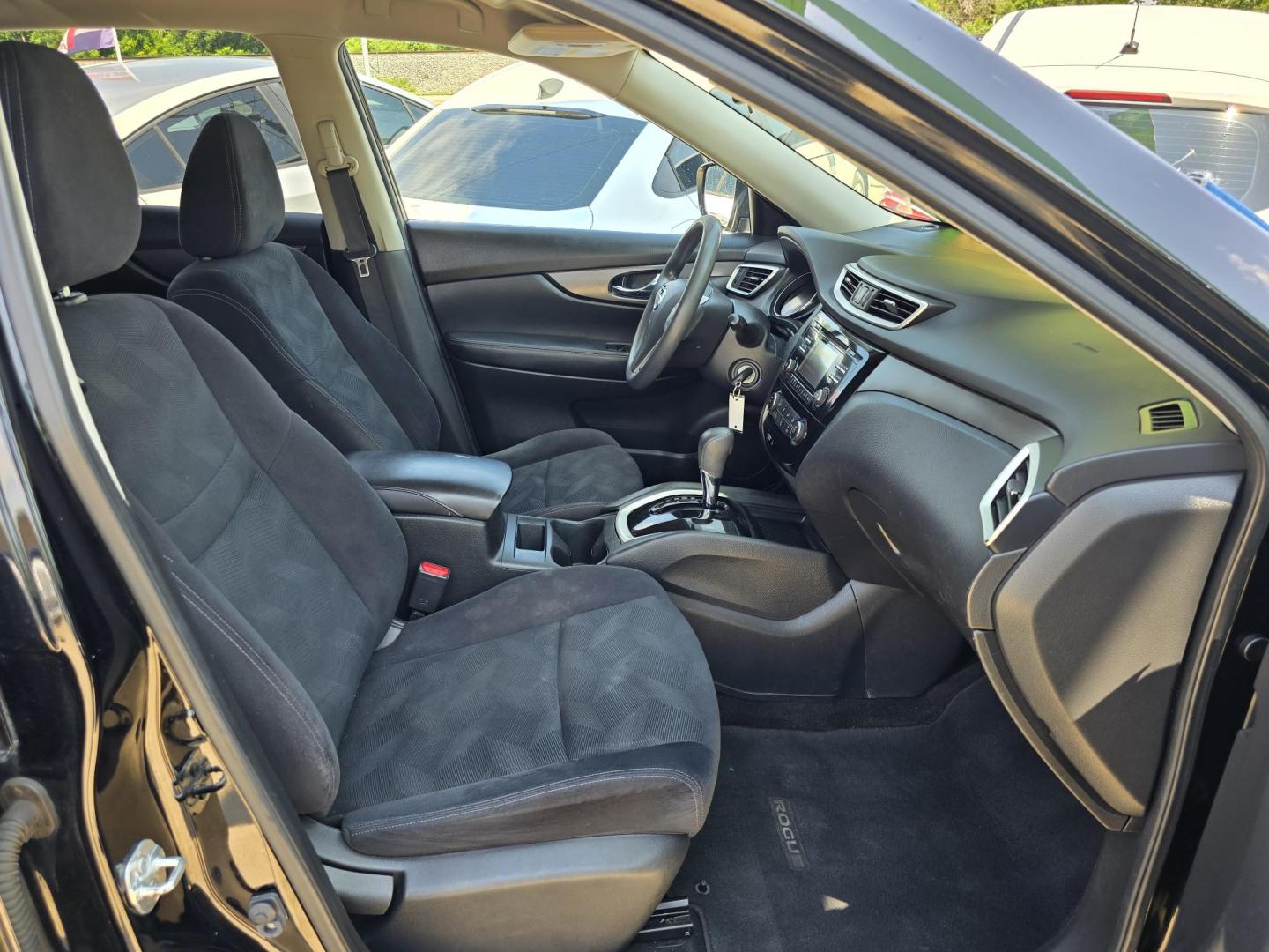2016 BLACK Nissan Rogue S (JN8AT2MT4GW) with an 2.5L L4 DOHC 16V engine, CVT transmission, located at 2660 S.Garland Avenue, Garland, TX, 75041, (469) 298-3118, 32.885551, -96.655602 - Photo#16