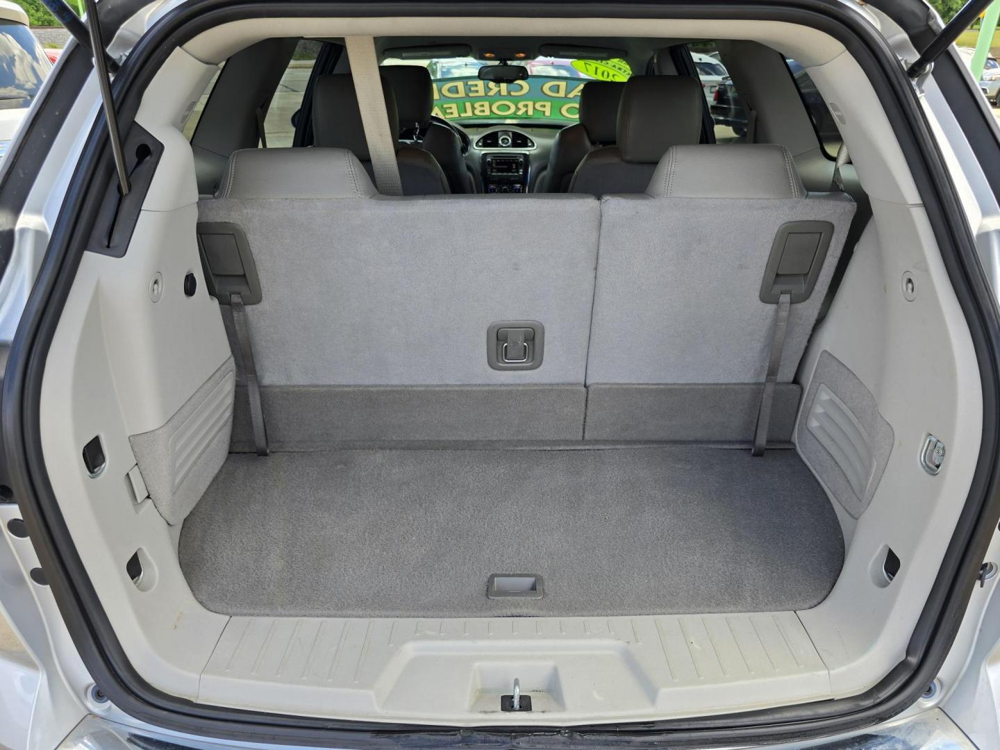 2017 SILVER Buick Enclave Convenience (5GAKRAKD2HJ) with an 3.6L V6 DOHC 24V engine, 6A transmission, located at 2660 S.Garland Avenue, Garland, TX, 75041, (469) 298-3118, 32.885551, -96.655602 - Photo#19