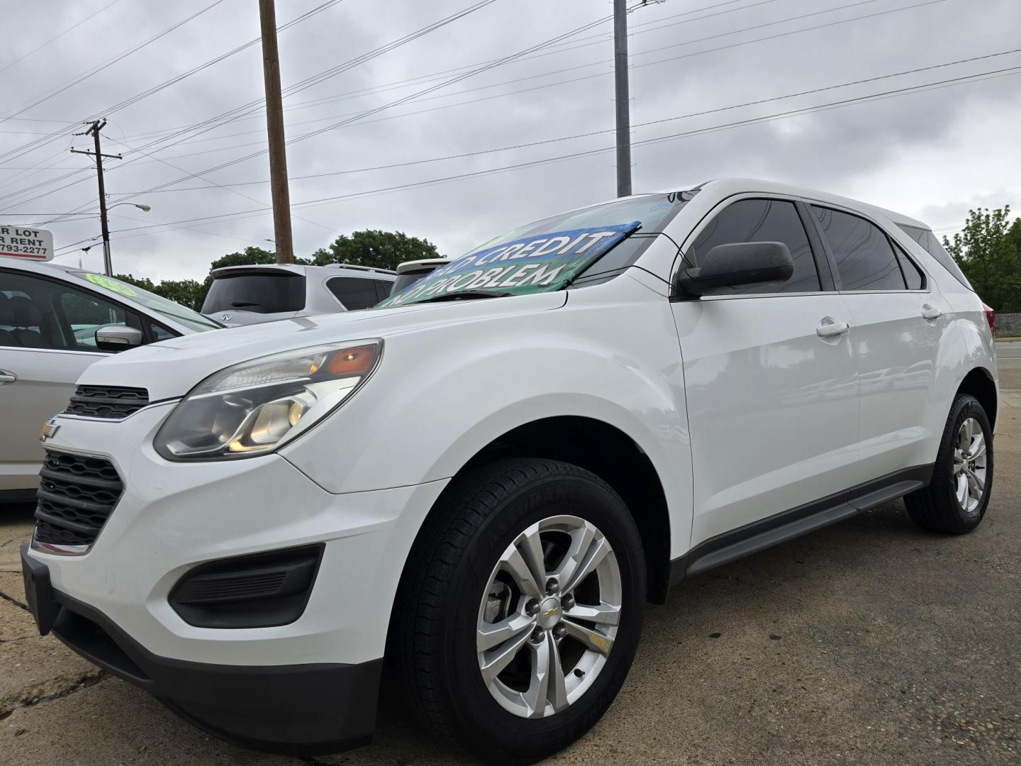 2017 WHITE Chevrolet Equinox LS (2GNALBEK2H1) with an 2.4L L4 DOHC 16V FFV engine, 6A transmission, located at 2660 S.Garland Avenue, Garland, TX, 75041, (469) 298-3118, 32.885551, -96.655602 - Photo#7