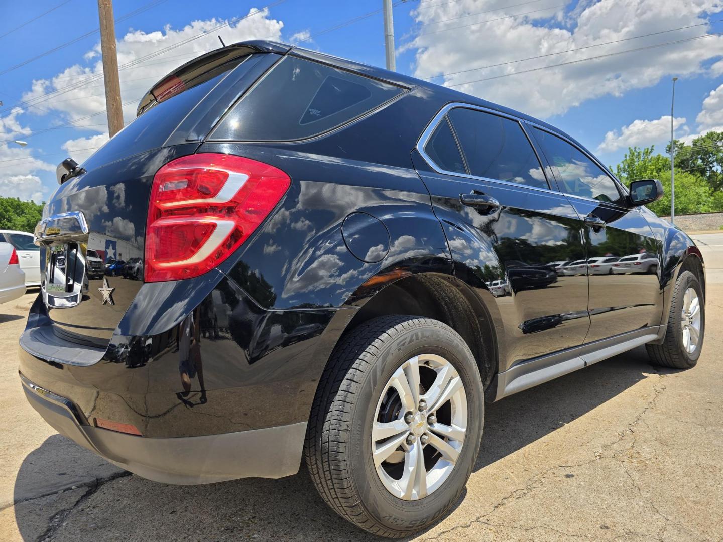 2017 BLACK Chevrolet Equinox LS (2GNALBEK3H1) with an 2.4L L4 DOHC 16V FFV engine, 6A transmission, located at 2660 S.Garland Avenue, Garland, TX, 75041, (469) 298-3118, 32.885551, -96.655602 - Photo#4