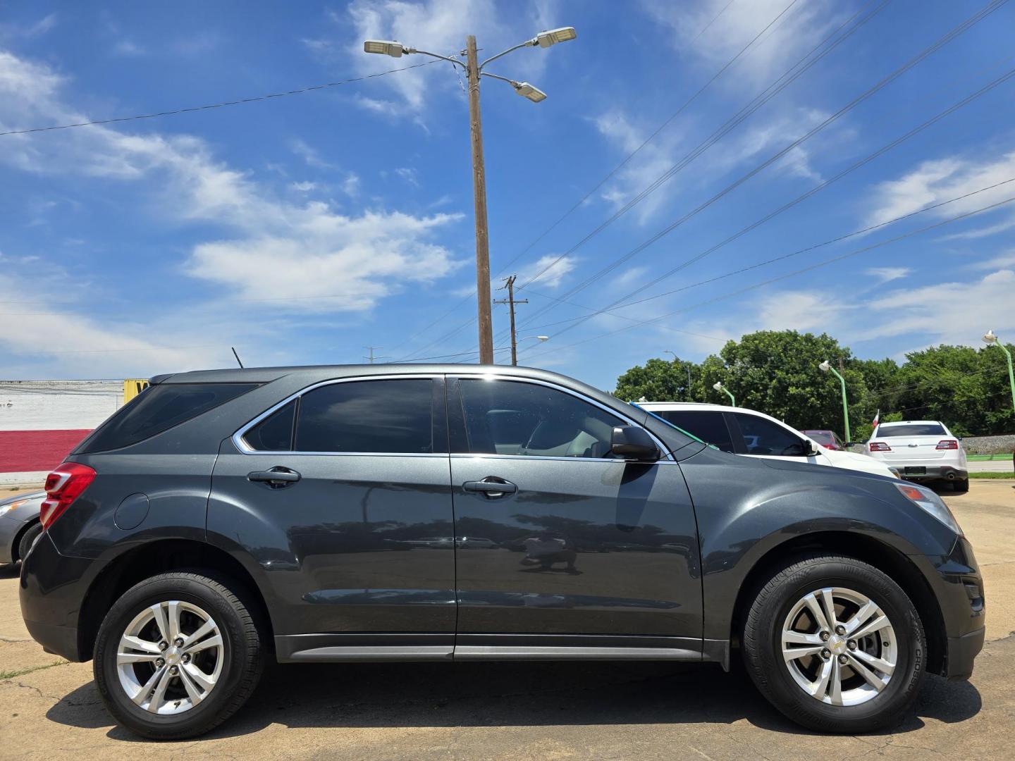 2017 GRAY Chevrolet Equinox LS (2GNALBEK8H1) with an 2.4L L4 DOHC 16V FFV engine, 6A transmission, located at 2660 S.Garland Avenue, Garland, TX, 75041, (469) 298-3118, 32.885551, -96.655602 - Photo#2
