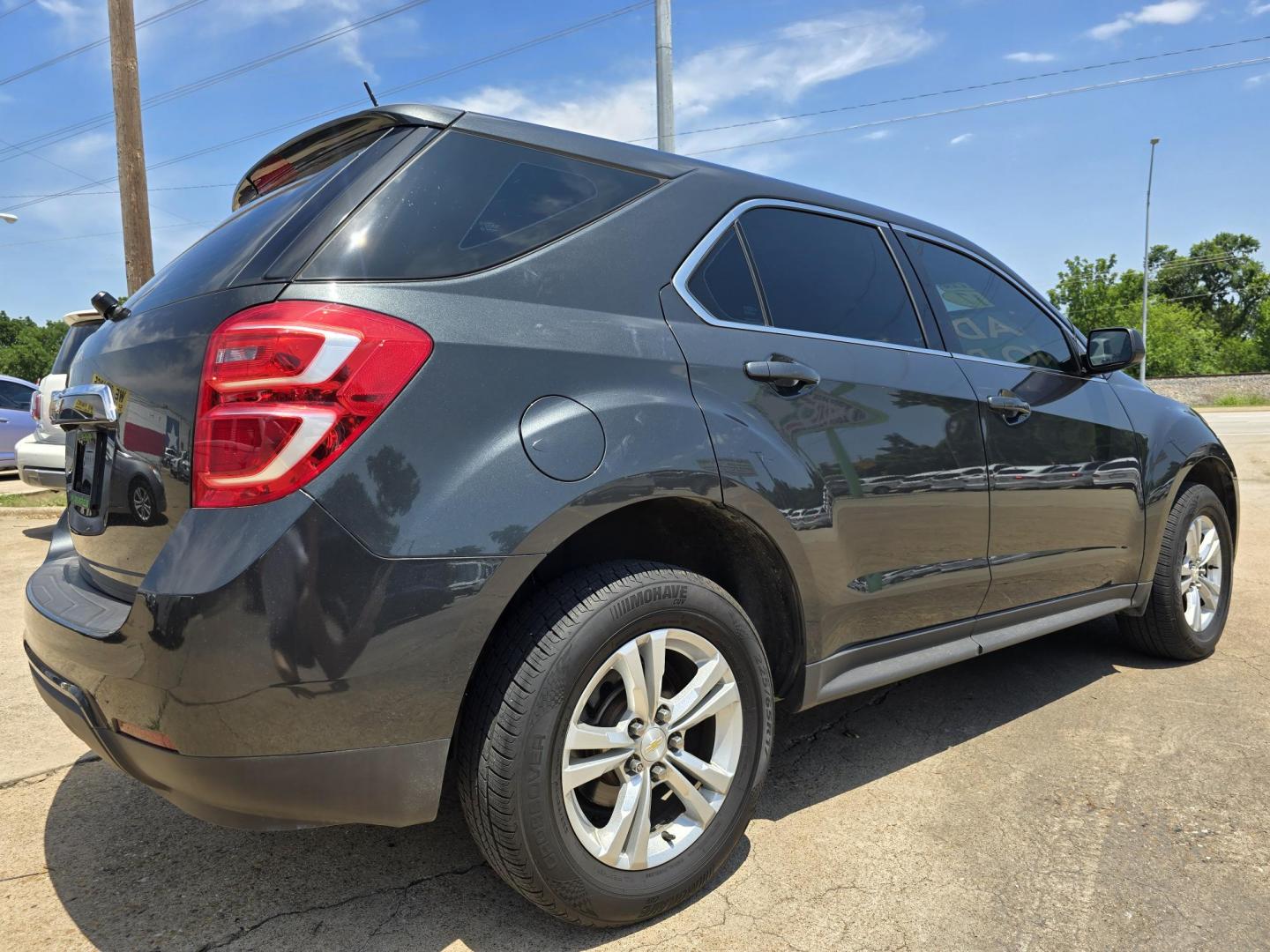 2017 GRAY Chevrolet Equinox LS (2GNALBEK8H1) with an 2.4L L4 DOHC 16V FFV engine, 6A transmission, located at 2660 S.Garland Avenue, Garland, TX, 75041, (469) 298-3118, 32.885551, -96.655602 - Photo#3