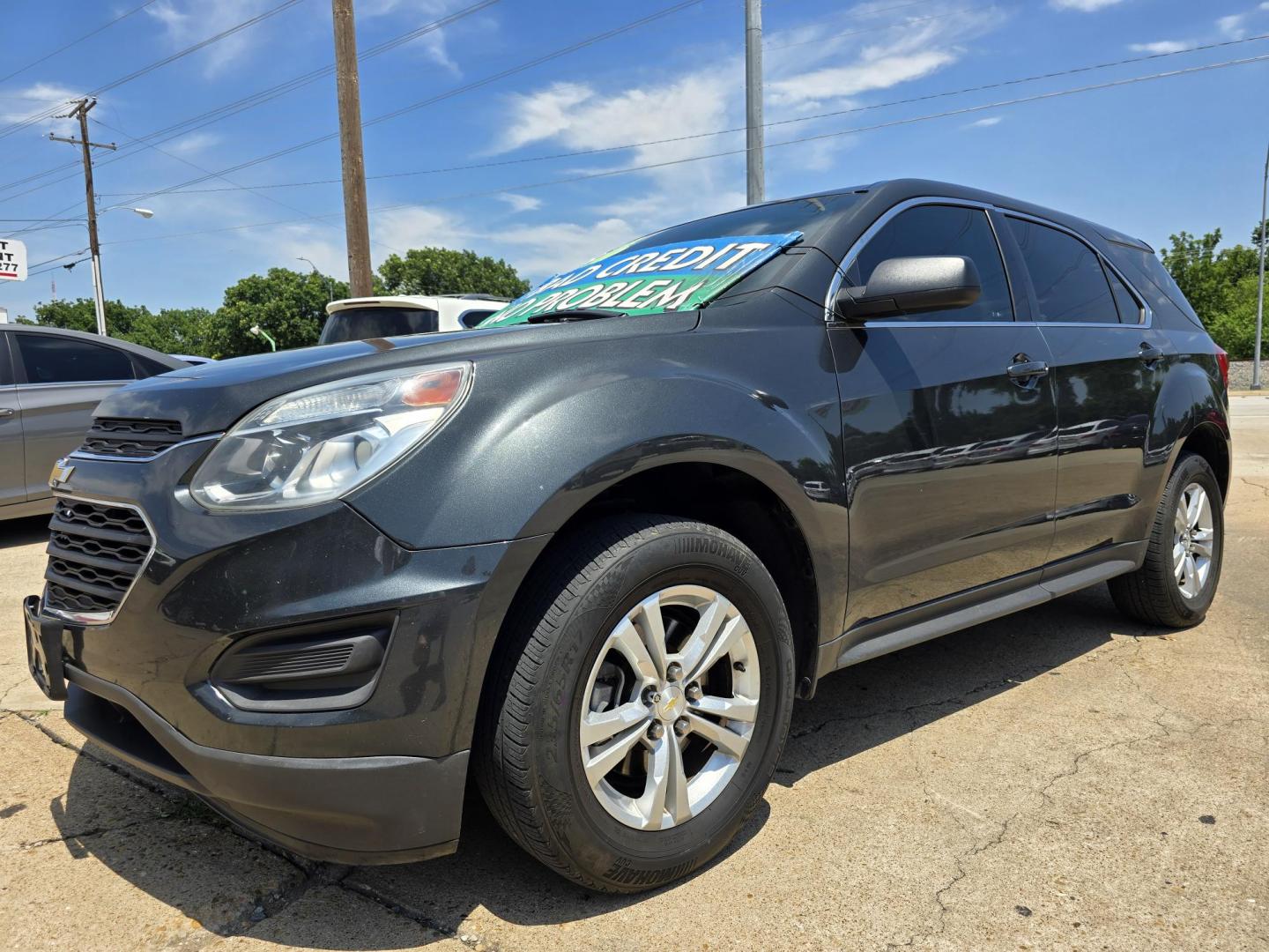 2017 GRAY Chevrolet Equinox LS (2GNALBEK8H1) with an 2.4L L4 DOHC 16V FFV engine, 6A transmission, located at 2660 S.Garland Avenue, Garland, TX, 75041, (469) 298-3118, 32.885551, -96.655602 - Photo#7