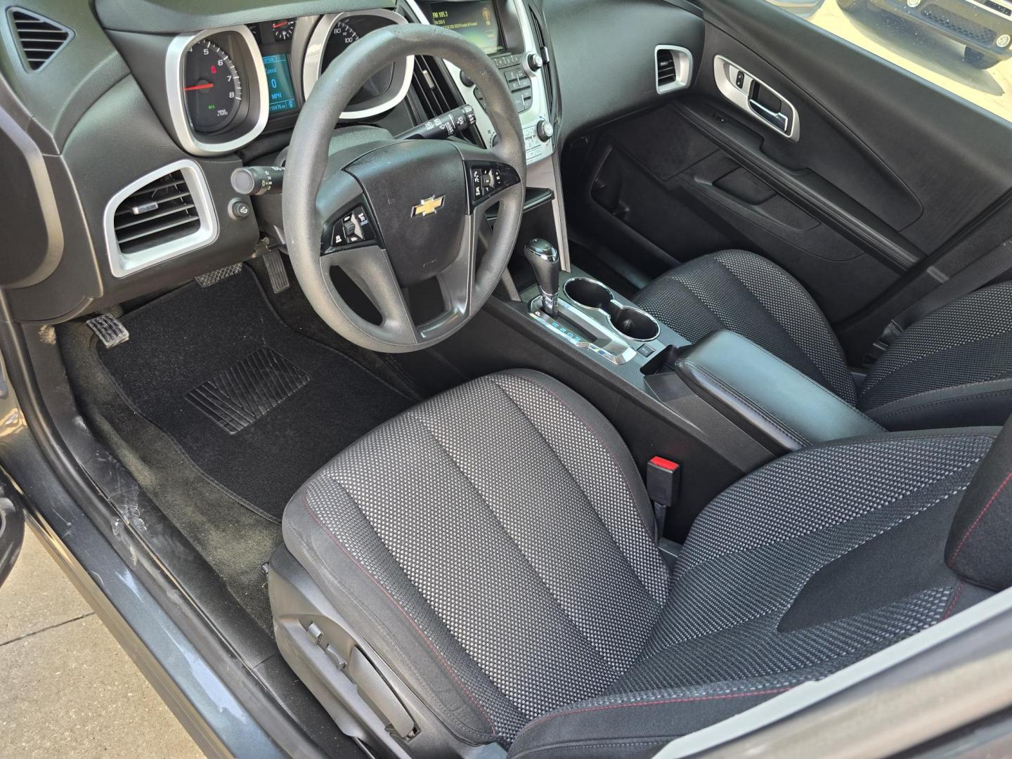 2017 GRAY Chevrolet Equinox LS (2GNALBEK8H1) with an 2.4L L4 DOHC 16V FFV engine, 6A transmission, located at 2660 S.Garland Avenue, Garland, TX, 75041, (469) 298-3118, 32.885551, -96.655602 - Photo#10