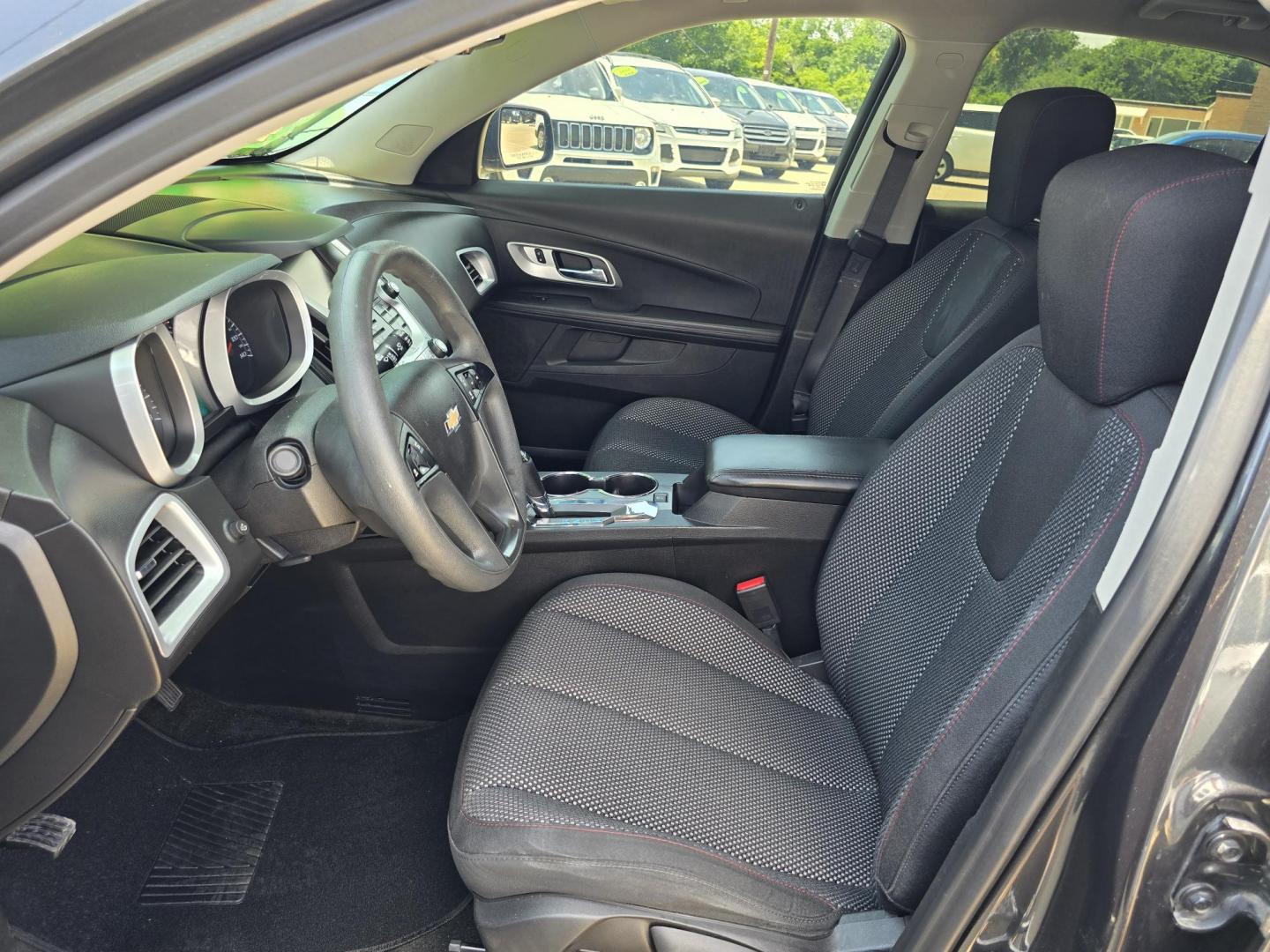 2017 GRAY Chevrolet Equinox LS (2GNALBEK8H1) with an 2.4L L4 DOHC 16V FFV engine, 6A transmission, located at 2660 S.Garland Avenue, Garland, TX, 75041, (469) 298-3118, 32.885551, -96.655602 - Photo#11