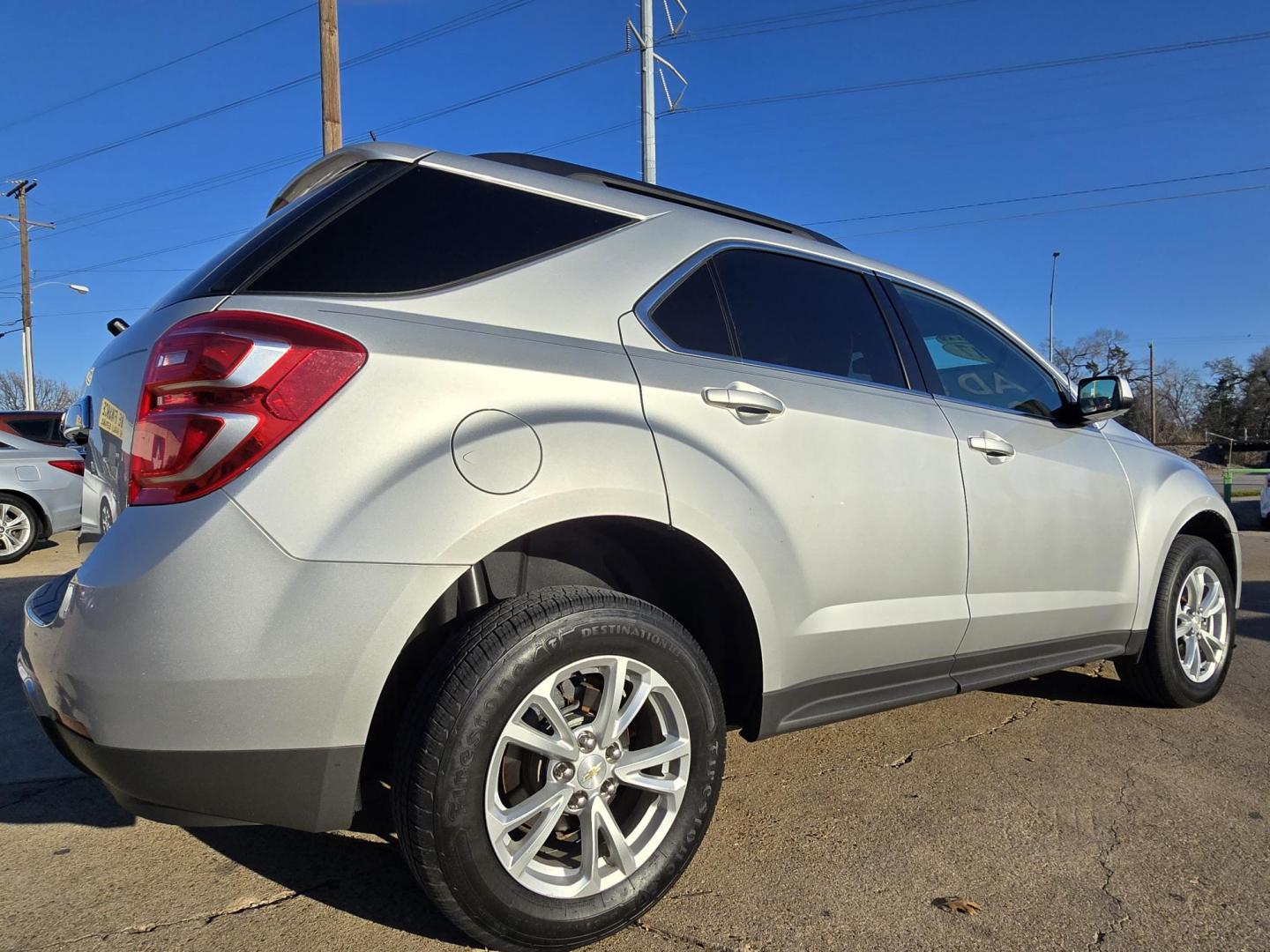 2017 SILVER Chevrolet Equinox LT (2GNALCEK6H1) with an 2.4L L4 DOHC 16V FFV engine, 6A transmission, located at 2660 S.Garland Avenue, Garland, TX, 75041, (469) 298-3118, 32.885551, -96.655602 - Photo#2