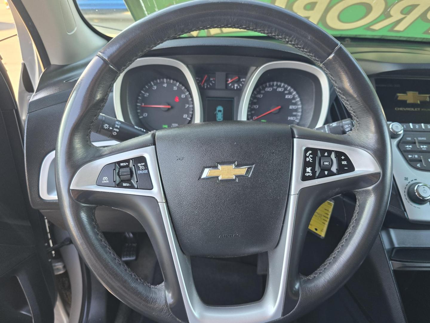 2017 SILVER Chevrolet Equinox LT (2GNALCEK6H1) with an 2.4L L4 DOHC 16V FFV engine, 6A transmission, located at 2660 S.Garland Avenue, Garland, TX, 75041, (469) 298-3118, 32.885551, -96.655602 - Photo#10