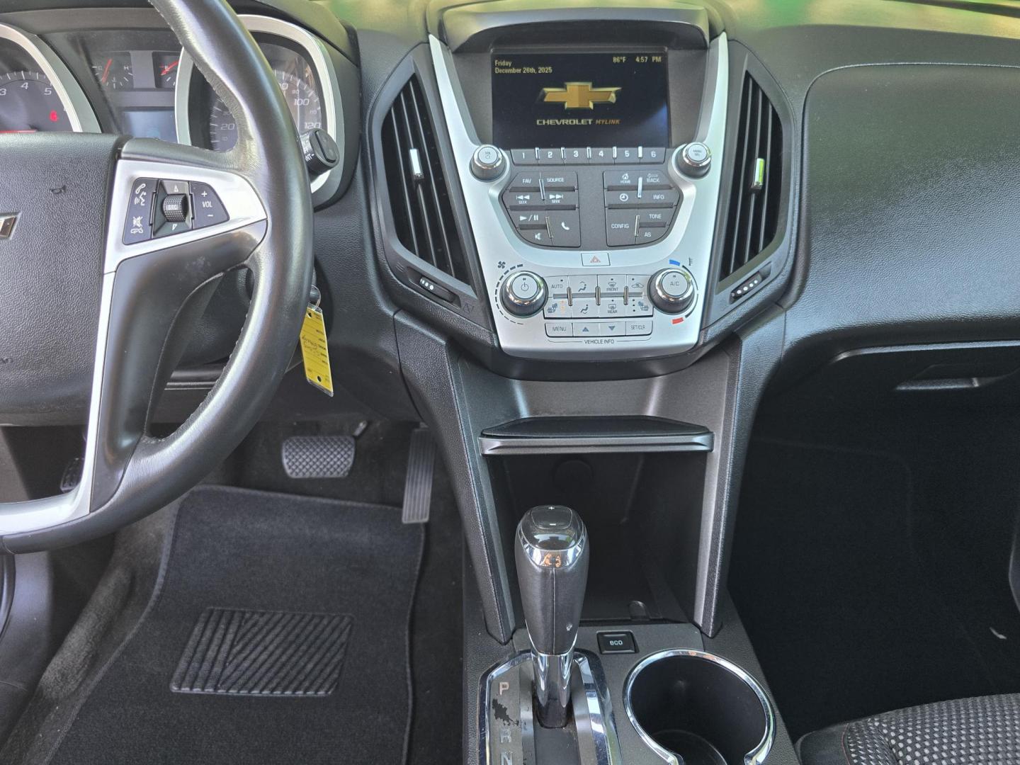 2017 SILVER Chevrolet Equinox LT (2GNALCEK6H1) with an 2.4L L4 DOHC 16V FFV engine, 6A transmission, located at 2660 S.Garland Avenue, Garland, TX, 75041, (469) 298-3118, 32.885551, -96.655602 - Photo#11