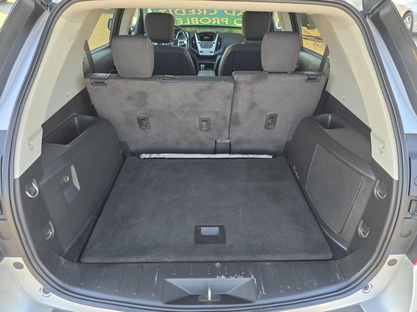 2017 SILVER Chevrolet Equinox LT (2GNALCEK6H1) with an 2.4L L4 DOHC 16V FFV engine, 6A transmission, located at 2660 S.Garland Avenue, Garland, TX, 75041, (469) 298-3118, 32.885551, -96.655602 - Photo#16