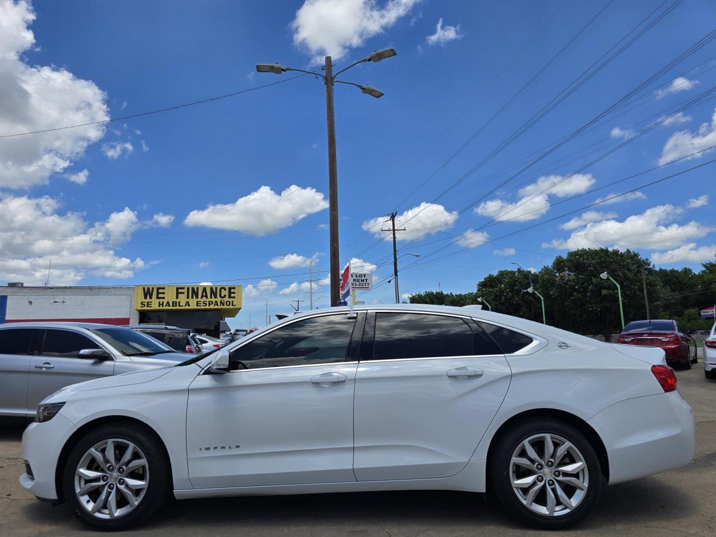 2017 WHITE /BLACK Chevrolet Impala LT (2G1105S37H9) with an 3.6L V6 DOHC 24V engine, 6A transmission, located at 2660 S.Garland Avenue, Garland, TX, 75041, (469) 298-3118, 32.885551, -96.655602 - Photo#6