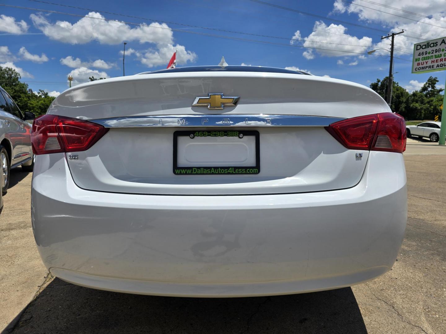 2017 WHITE /BLACK Chevrolet Impala LT (2G1105S37H9) with an 3.6L V6 DOHC 24V engine, 6A transmission, located at 2660 S.Garland Avenue, Garland, TX, 75041, (469) 298-3118, 32.885551, -96.655602 - Photo#4