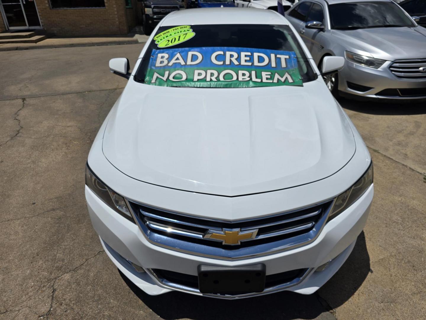 2017 WHITE /BLACK Chevrolet Impala LT (2G1105S37H9) with an 3.6L V6 DOHC 24V engine, 6A transmission, located at 2660 S.Garland Avenue, Garland, TX, 75041, (469) 298-3118, 32.885551, -96.655602 - Photo#8