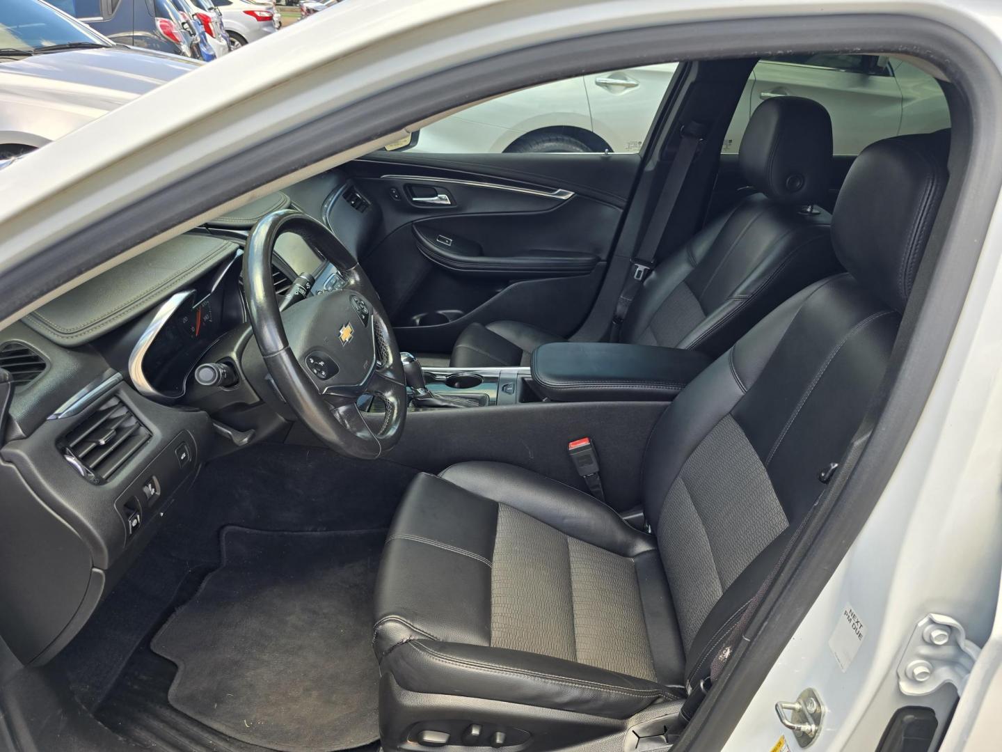 2017 WHITE /BLACK Chevrolet Impala LT (2G1105S37H9) with an 3.6L V6 DOHC 24V engine, 6A transmission, located at 2660 S.Garland Avenue, Garland, TX, 75041, (469) 298-3118, 32.885551, -96.655602 - Photo#11