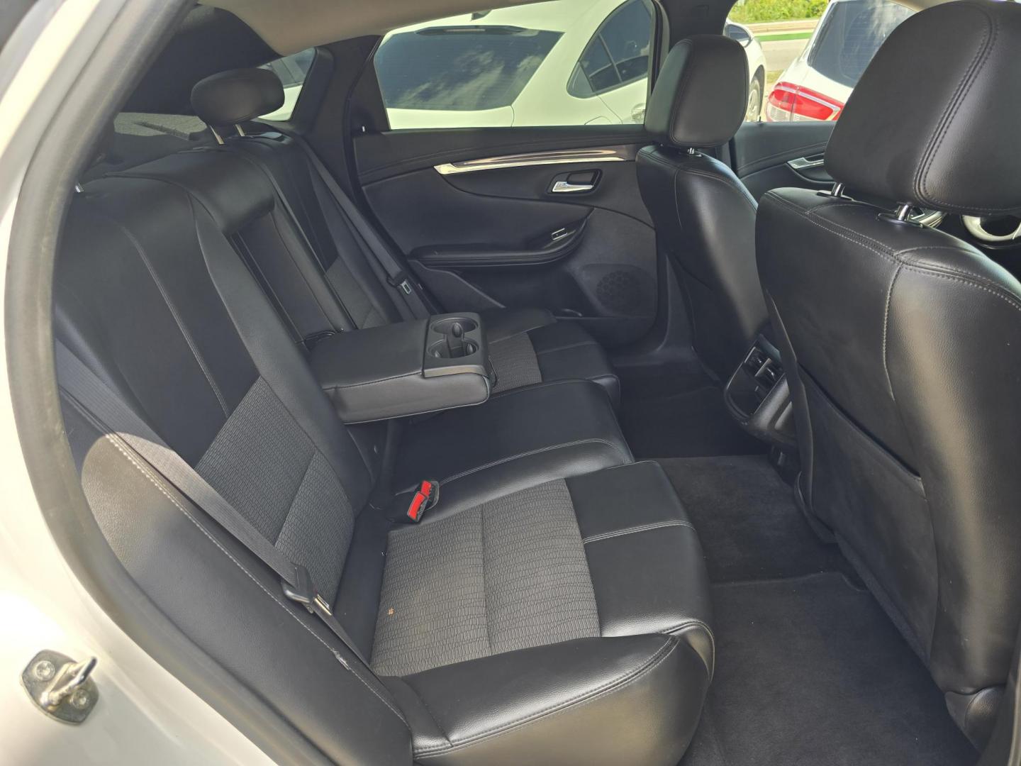 2017 WHITE /BLACK Chevrolet Impala LT (2G1105S37H9) with an 3.6L V6 DOHC 24V engine, 6A transmission, located at 2660 S.Garland Avenue, Garland, TX, 75041, (469) 298-3118, 32.885551, -96.655602 - Photo#15