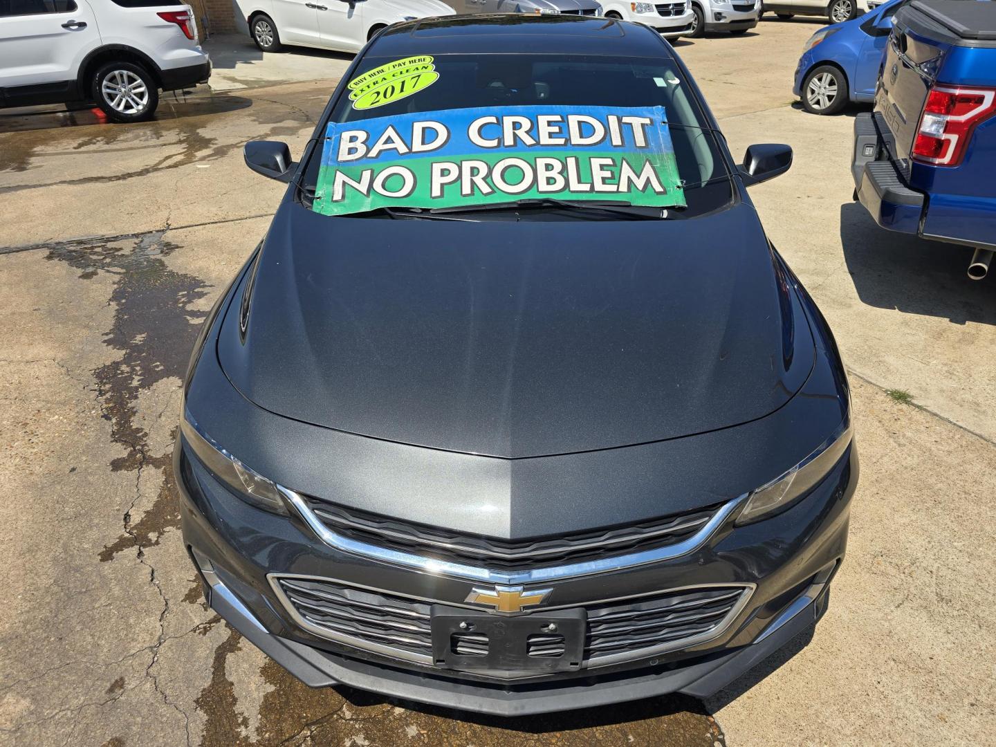 2017 GRAY Chevrolet Malibu LT (1G1ZE5ST0HF) with an 1.5L L4 DOHC 16V engine, 6A transmission, located at 2660 S.Garland Avenue, Garland, TX, 75041, (469) 298-3118, 32.885551, -96.655602 - Photo#8
