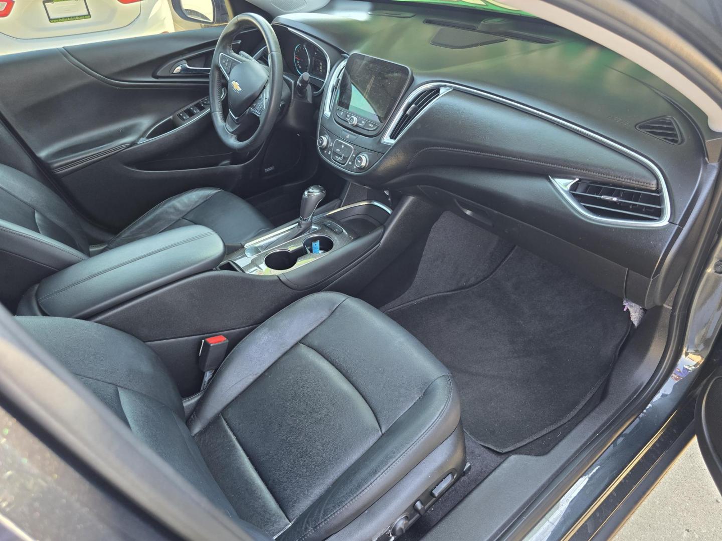 2017 GRAY Chevrolet Malibu LT (1G1ZE5ST0HF) with an 1.5L L4 DOHC 16V engine, 6A transmission, located at 2660 S.Garland Avenue, Garland, TX, 75041, (469) 298-3118, 32.885551, -96.655602 - Photo#23