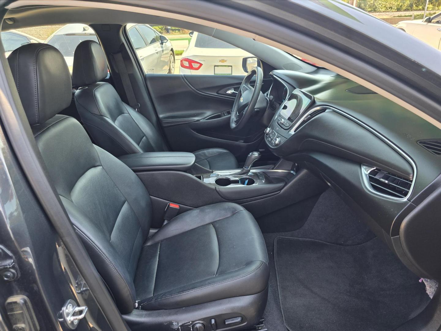 2017 GRAY Chevrolet Malibu LT (1G1ZE5ST0HF) with an 1.5L L4 DOHC 16V engine, 6A transmission, located at 2660 S.Garland Avenue, Garland, TX, 75041, (469) 298-3118, 32.885551, -96.655602 - Photo#22