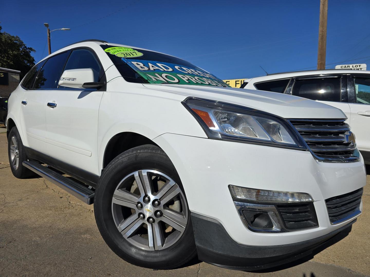 2017 WHITE Chevrolet Traverse 1LT (1GNKRGKD2HJ) with an 3.6L V6 DOHC 24V engine, 6A transmission, located at 2660 S.Garland Avenue, Garland, TX, 75041, (469) 298-3118, 32.885551, -96.655602 - Photo#0
