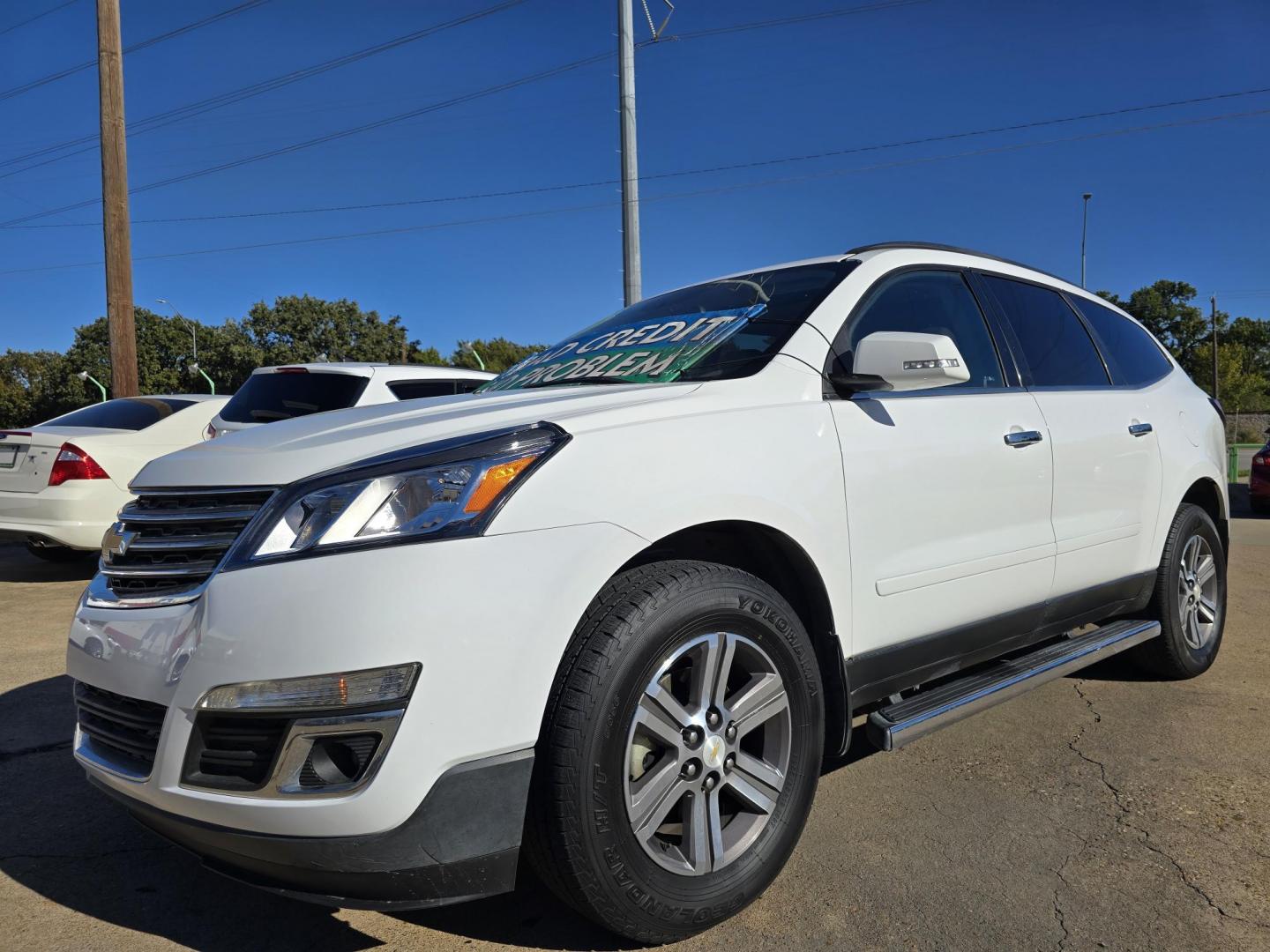 2017 WHITE Chevrolet Traverse 1LT (1GNKRGKD2HJ) with an 3.6L V6 DOHC 24V engine, 6A transmission, located at 2660 S.Garland Avenue, Garland, TX, 75041, (469) 298-3118, 32.885551, -96.655602 - Photo#6