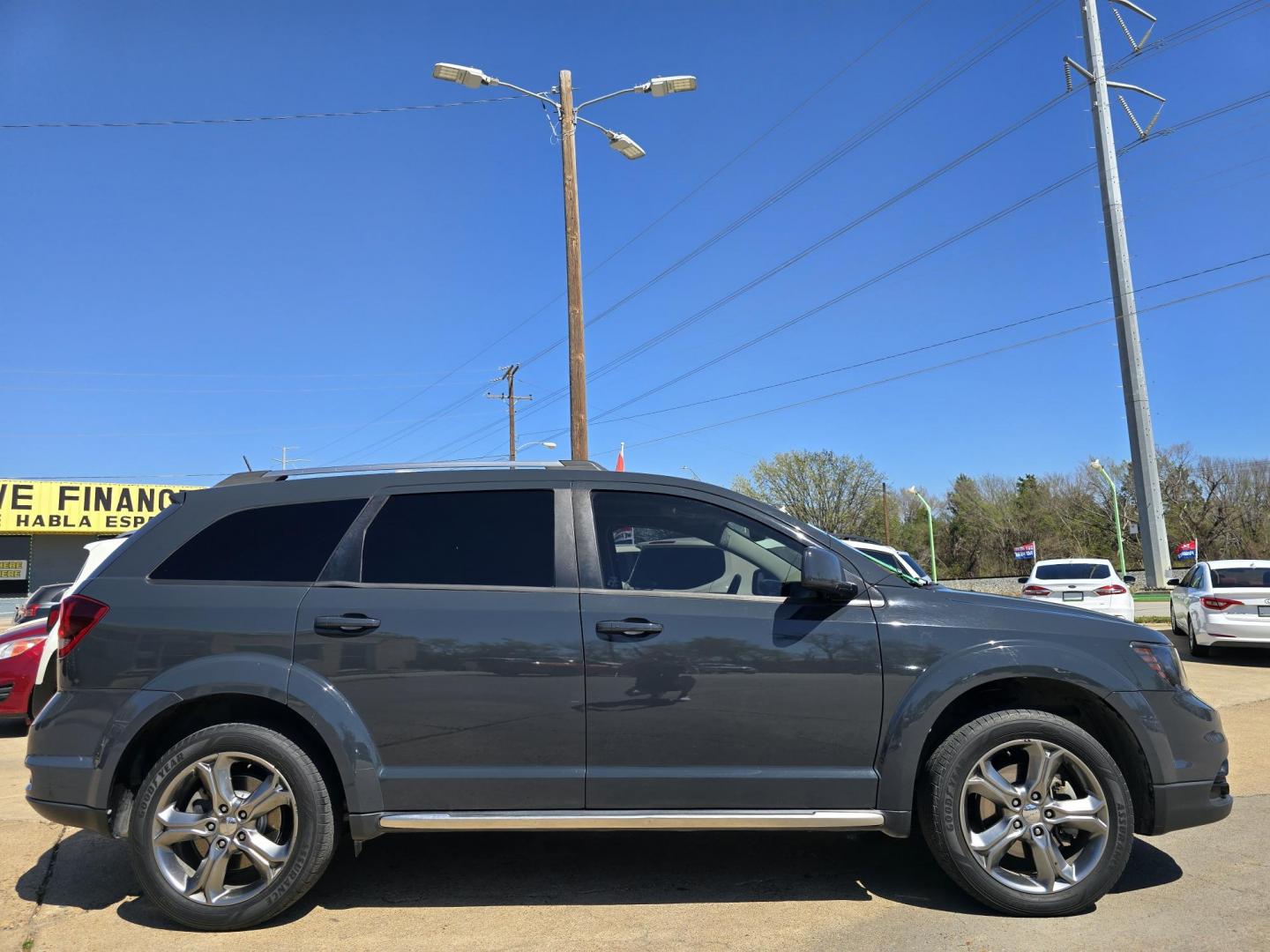 2017 Dodge Journey Crossroad Plus (3C4PDCGGXHT) with an 3.6L V6 DOHC 24V engine, 4A transmission, located at 2660 S.Garland Avenue, Garland, TX, 75041, (469) 298-3118, 32.885551, -96.655602 - Welcome to DallasAutos4Less, one of the Premier BUY HERE PAY HERE Dealers in the North Dallas Area. We specialize in financing to people with NO CREDIT or BAD CREDIT. We need proof of income, proof of residence, and a ID. Come buy your new car from us today!! This is a very well cared for 2017 DO - Photo#2