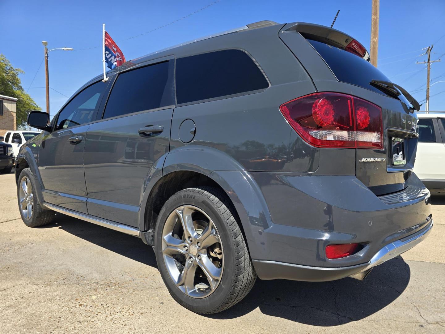 2017 Dodge Journey Crossroad Plus (3C4PDCGGXHT) with an 3.6L V6 DOHC 24V engine, 4A transmission, located at 2660 S.Garland Avenue, Garland, TX, 75041, (469) 298-3118, 32.885551, -96.655602 - Welcome to DallasAutos4Less, one of the Premier BUY HERE PAY HERE Dealers in the North Dallas Area. We specialize in financing to people with NO CREDIT or BAD CREDIT. We need proof of income, proof of residence, and a ID. Come buy your new car from us today!! This is a very well cared for 2017 DO - Photo#5