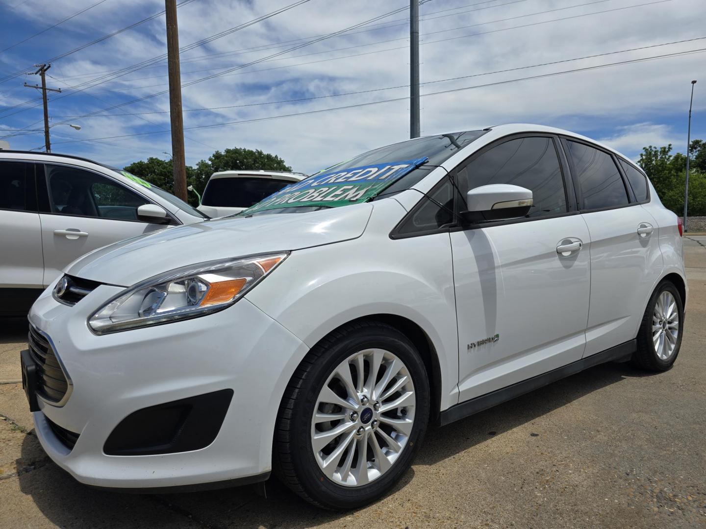2017 WHITE Ford C-Max Hybrid SE (1FADP5AU4HL) with an 2.0L L4 DOHC 16V HYBRID engine, CVT transmission, located at 2660 S.Garland Avenue, Garland, TX, 75041, (469) 298-3118, 32.885551, -96.655602 - Photo#7