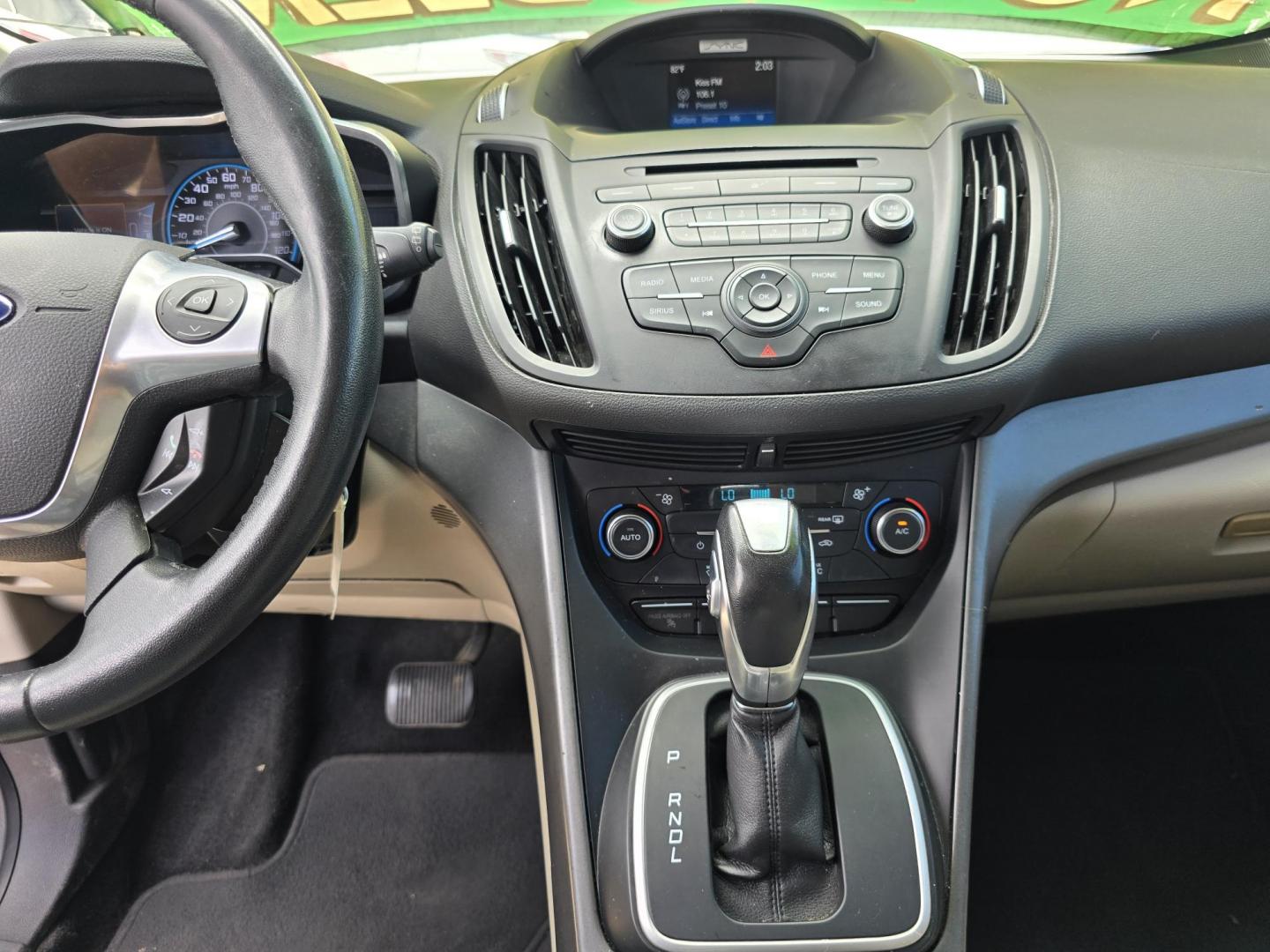 2017 WHITE Ford C-Max Hybrid SE (1FADP5AU4HL) with an 2.0L L4 DOHC 16V HYBRID engine, CVT transmission, located at 2660 S.Garland Avenue, Garland, TX, 75041, (469) 298-3118, 32.885551, -96.655602 - Photo#13