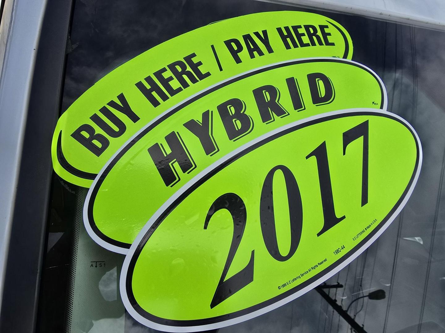 2017 WHITE Ford C-Max Hybrid SE (1FADP5AU4HL) with an 2.0L L4 DOHC 16V HYBRID engine, CVT transmission, located at 2660 S.Garland Avenue, Garland, TX, 75041, (469) 298-3118, 32.885551, -96.655602 - Photo#20