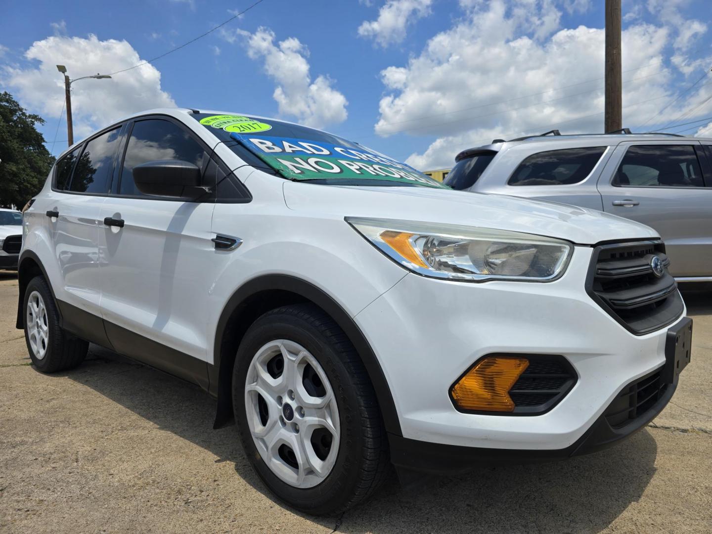 2017 WHITE Ford Escape S (1FMCU0F70HU) with an 2.5L L4 DOHC 16V engine, 6A transmission, located at 2660 S.Garland Avenue, Garland, TX, 75041, (469) 298-3118, 32.885551, -96.655602 - Photo#1
