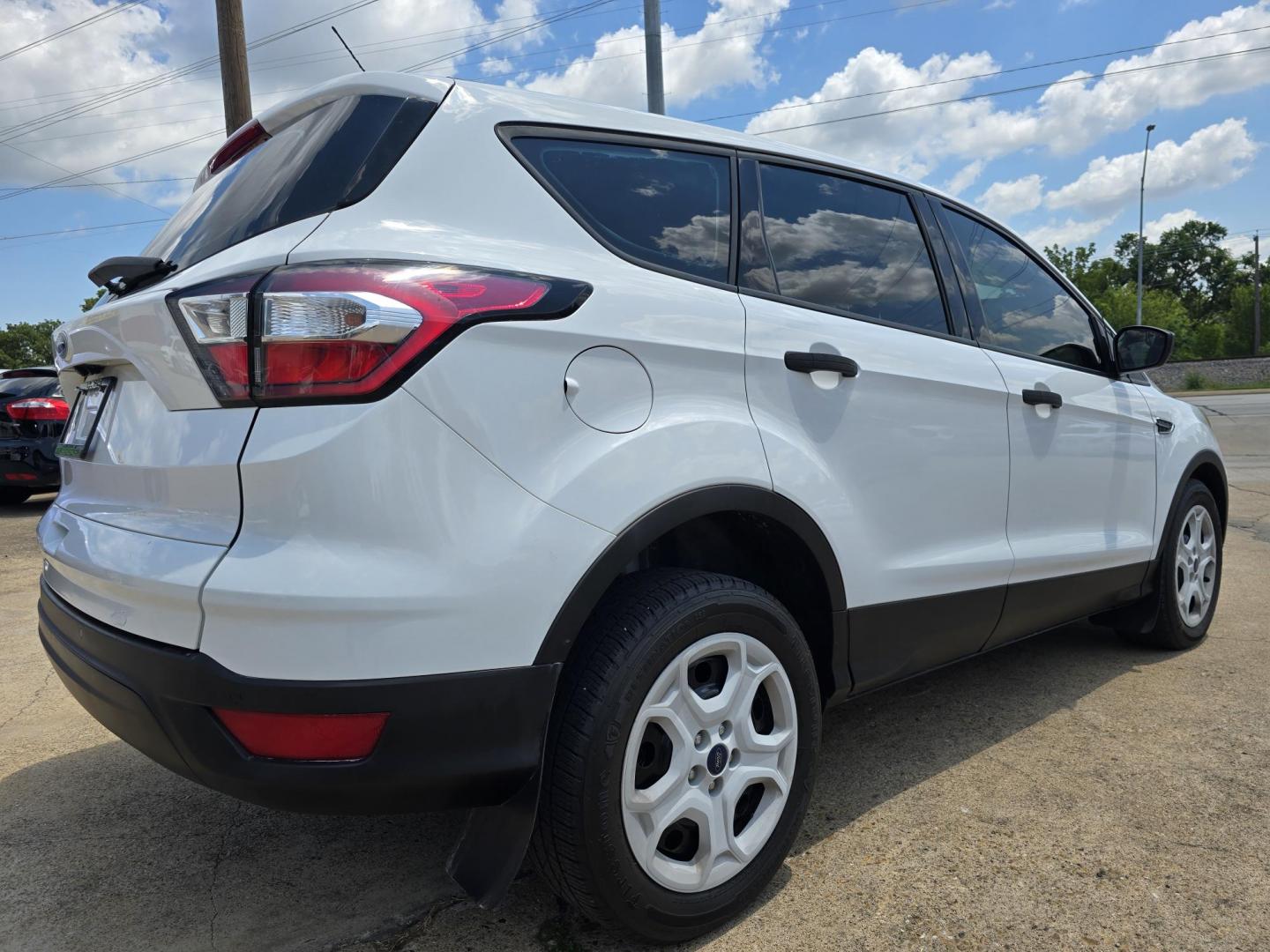 2017 WHITE Ford Escape S (1FMCU0F70HU) with an 2.5L L4 DOHC 16V engine, 6A transmission, located at 2660 S.Garland Avenue, Garland, TX, 75041, (469) 298-3118, 32.885551, -96.655602 - Photo#3