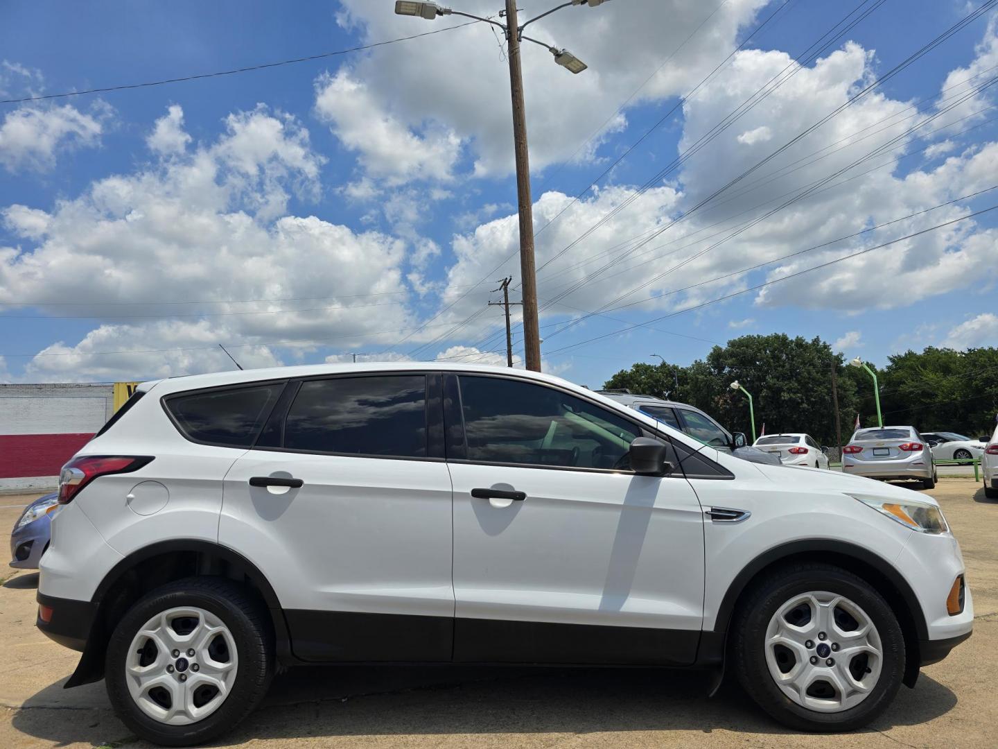 2017 WHITE Ford Escape S (1FMCU0F70HU) with an 2.5L L4 DOHC 16V engine, 6A transmission, located at 2660 S.Garland Avenue, Garland, TX, 75041, (469) 298-3118, 32.885551, -96.655602 - Photo#2