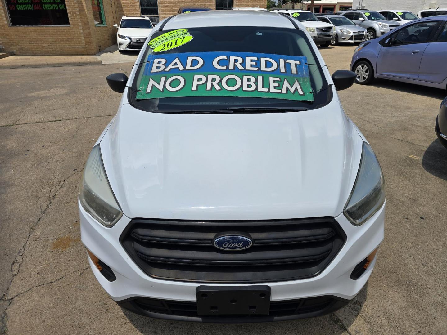 2017 WHITE Ford Escape S (1FMCU0F70HU) with an 2.5L L4 DOHC 16V engine, 6A transmission, located at 2660 S.Garland Avenue, Garland, TX, 75041, (469) 298-3118, 32.885551, -96.655602 - Photo#8