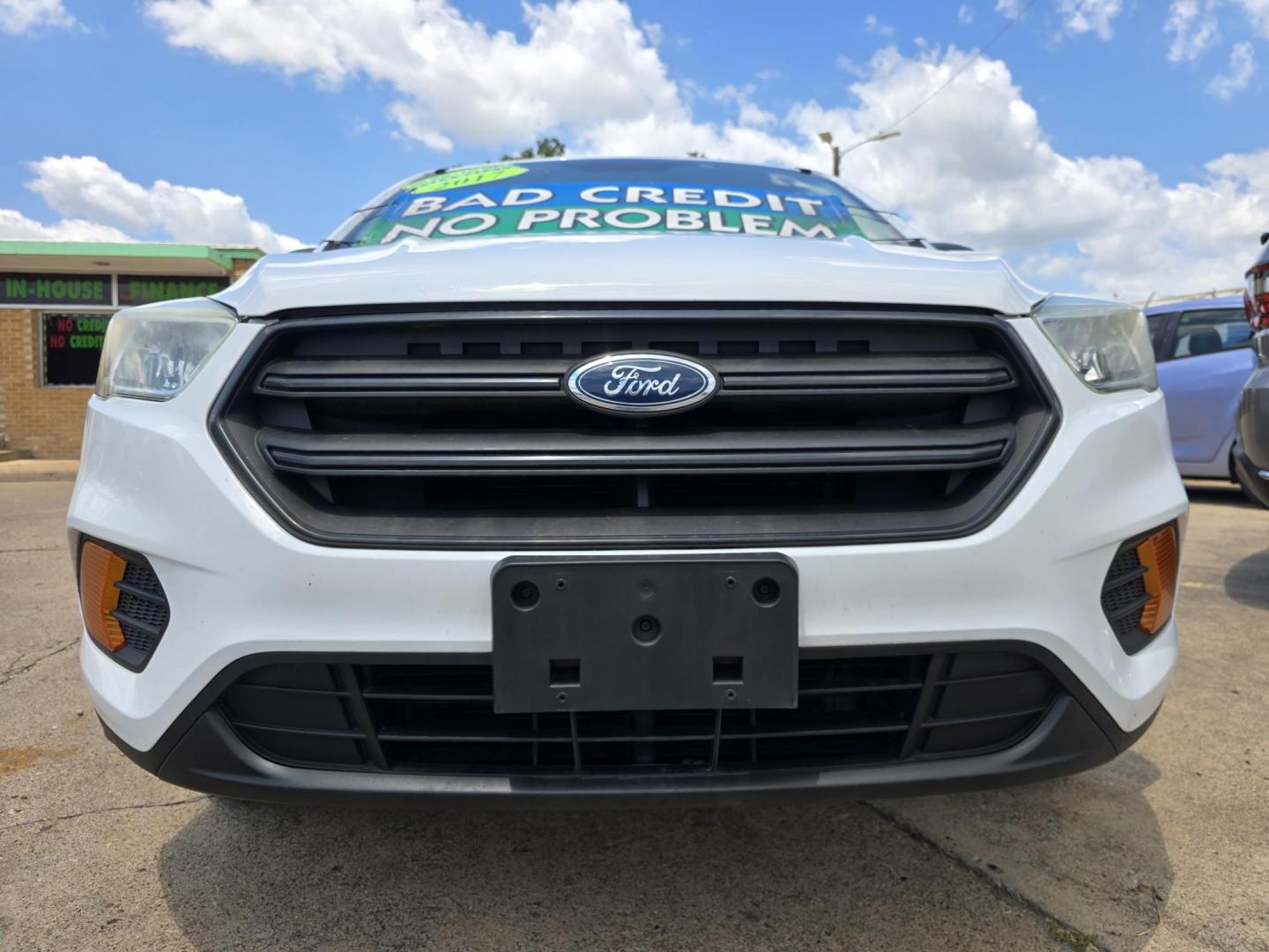 2017 WHITE Ford Escape S (1FMCU0F70HU) with an 2.5L L4 DOHC 16V engine, 6A transmission, located at 2660 S.Garland Avenue, Garland, TX, 75041, (469) 298-3118, 32.885551, -96.655602 - Photo#9