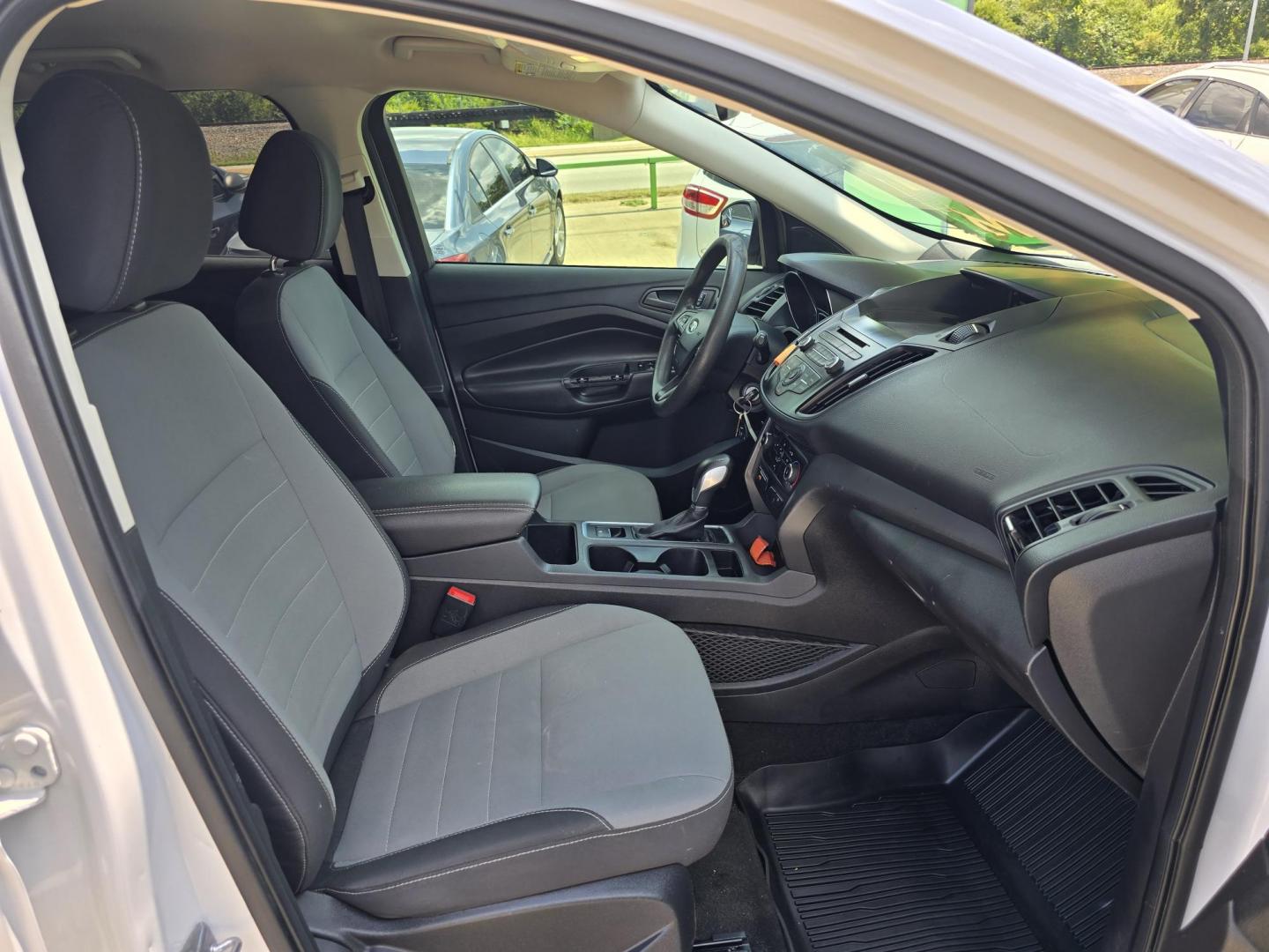2017 WHITE Ford Escape S (1FMCU0F70HU) with an 2.5L L4 DOHC 16V engine, 6A transmission, located at 2660 S.Garland Avenue, Garland, TX, 75041, (469) 298-3118, 32.885551, -96.655602 - Photo#15