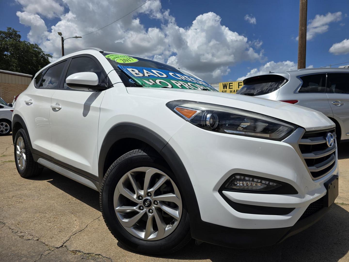 2017 WHITE /BLACK Hyundai Tucson SE (KM8J33A49HU) with an 2.0L L4 DOHC 16V engine, 6A transmission, located at 2660 S.Garland Avenue, Garland, TX, 75041, (469) 298-3118, 32.885551, -96.655602 - Photo#0
