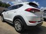 2017 WHITE /BLACK Hyundai Tucson SE (KM8J33A49HU) with an 2.0L L4 DOHC 16V engine, 6A transmission, located at 2660 S.Garland Avenue, Garland, TX, 75041, (469) 298-3118, 32.885551, -96.655602 - Photo#4