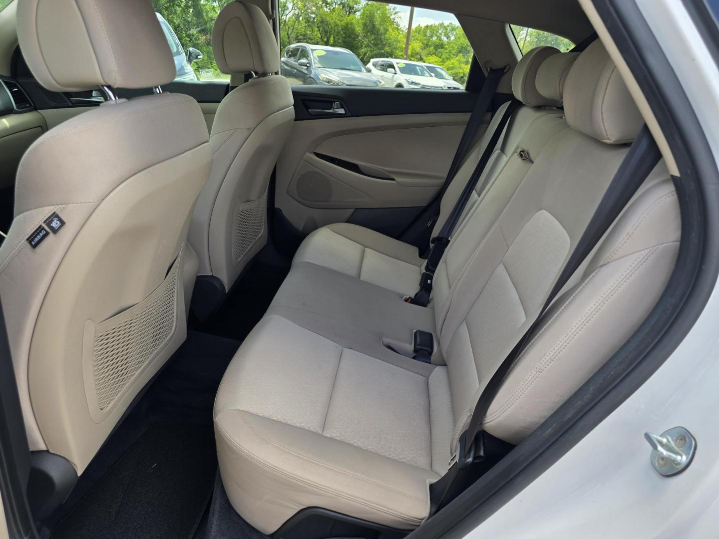 2017 WHITE /BLACK Hyundai Tucson SE (KM8J33A49HU) with an 2.0L L4 DOHC 16V engine, 6A transmission, located at 2660 S.Garland Avenue, Garland, TX, 75041, (469) 298-3118, 32.885551, -96.655602 - Photo#14