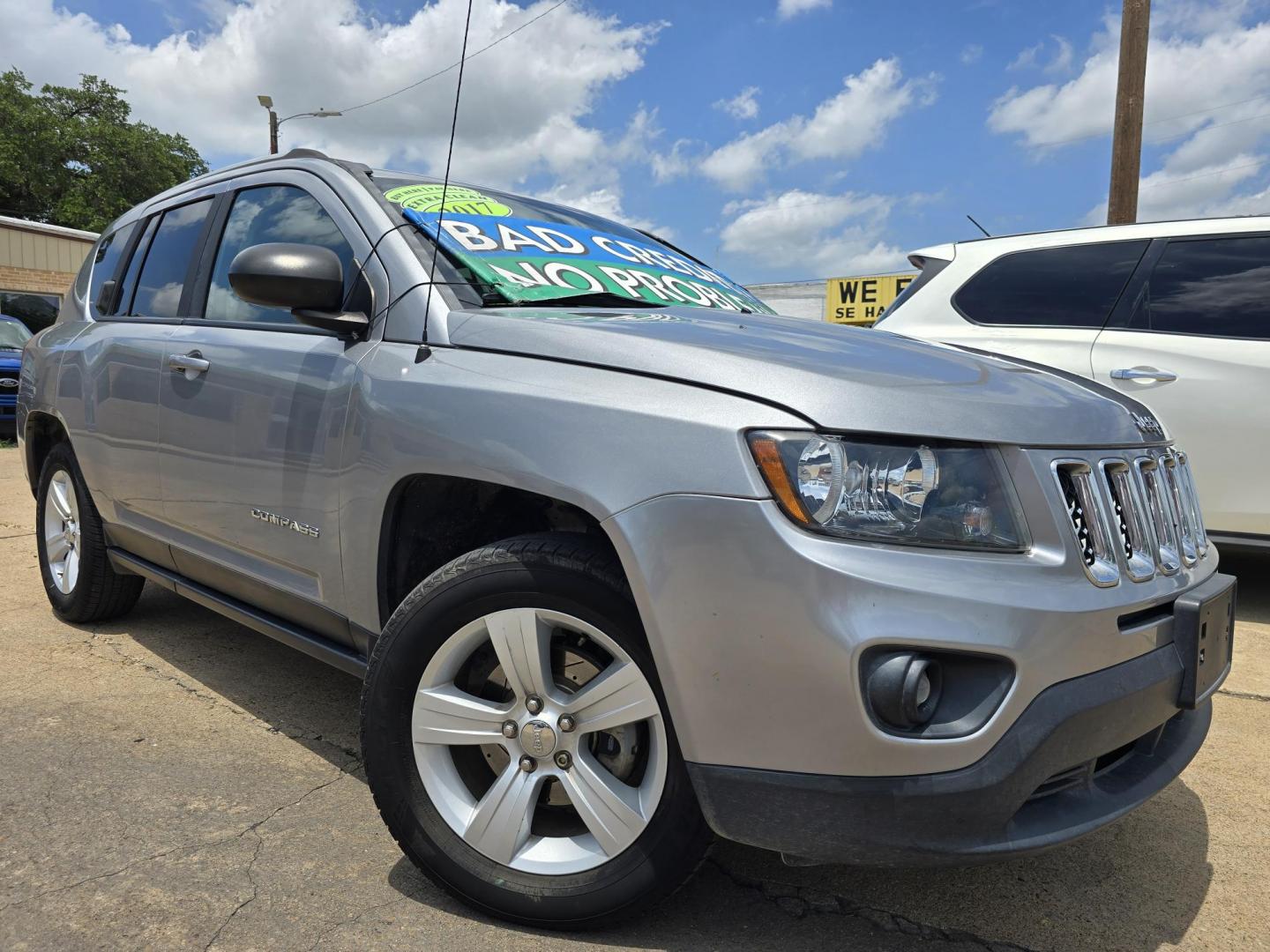 2017 SILVER Jeep Compass Sport (1C4NJCBA9HD) with an 2.0L L4 DOHC 16V engine, AUTO transmission, located at 2660 S.Garland Avenue, Garland, TX, 75041, (469) 298-3118, 32.885551, -96.655602 - Photo#0