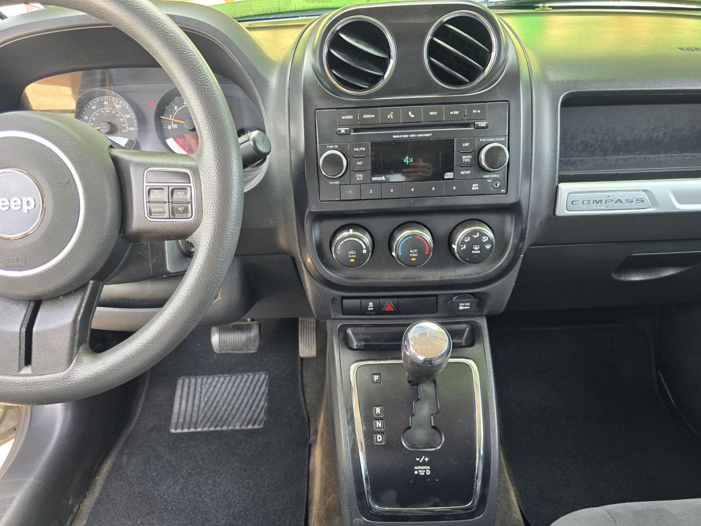 2017 SILVER Jeep Compass Sport (1C4NJCBA9HD) with an 2.0L L4 DOHC 16V engine, AUTO transmission, located at 2660 S.Garland Avenue, Garland, TX, 75041, (469) 298-3118, 32.885551, -96.655602 - Photo#13