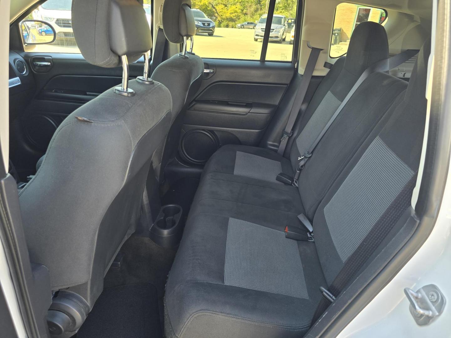 2017 WHITE Jeep Compass Sport (1C4NJCBA8HD) with an 2.0L L4 DOHC 16V engine, AUTO transmission, located at 2660 S.Garland Avenue, Garland, TX, 75041, (469) 298-3118, 32.885551, -96.655602 - Photo#14