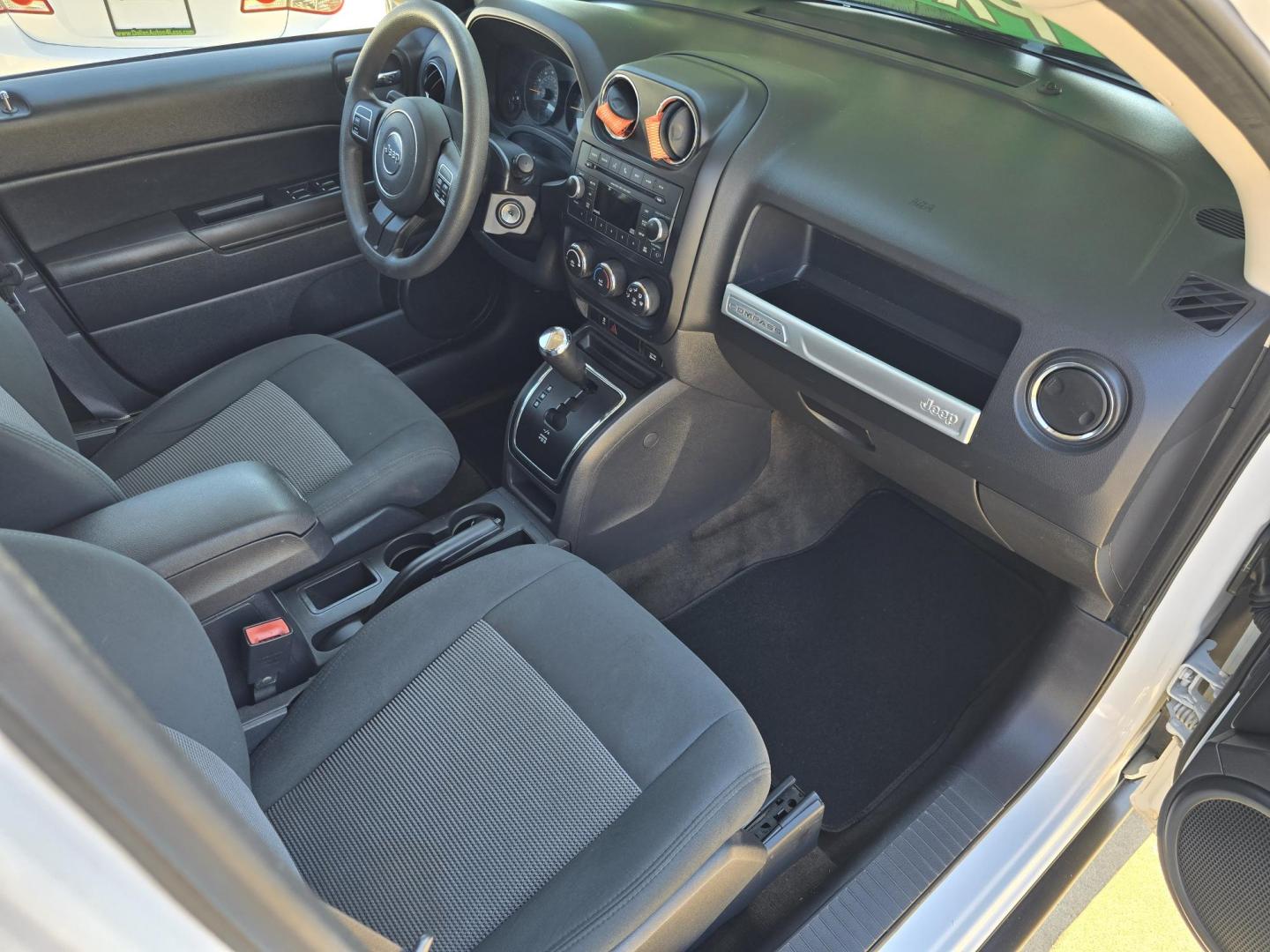 2017 WHITE Jeep Compass Sport (1C4NJCBA8HD) with an 2.0L L4 DOHC 16V engine, AUTO transmission, located at 2660 S.Garland Avenue, Garland, TX, 75041, (469) 298-3118, 32.885551, -96.655602 - Photo#18