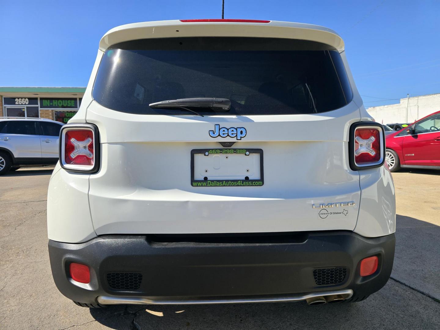 2017 WHITE Jeep Renegade Limited (ZACCJADB2HP) with an 2.4L L4 DOHC 16V engine, 9A transmission, located at 2660 S.Garland Avenue, Garland, TX, 75041, (469) 298-3118, 32.885551, -96.655602 - Photo#4