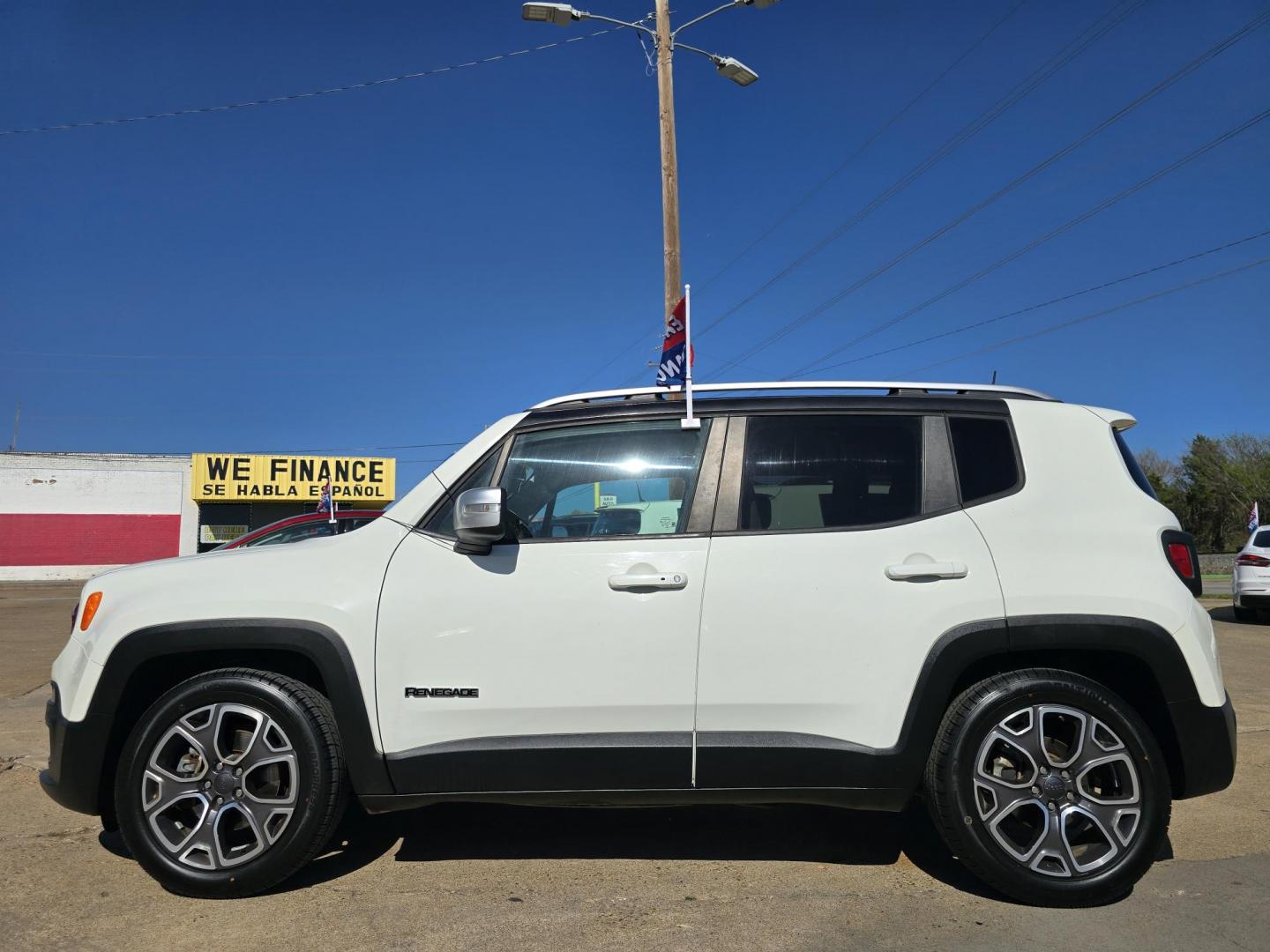 2017 WHITE Jeep Renegade Limited (ZACCJADB2HP) with an 2.4L L4 DOHC 16V engine, 9A transmission, located at 2660 S.Garland Avenue, Garland, TX, 75041, (469) 298-3118, 32.885551, -96.655602 - Photo#6