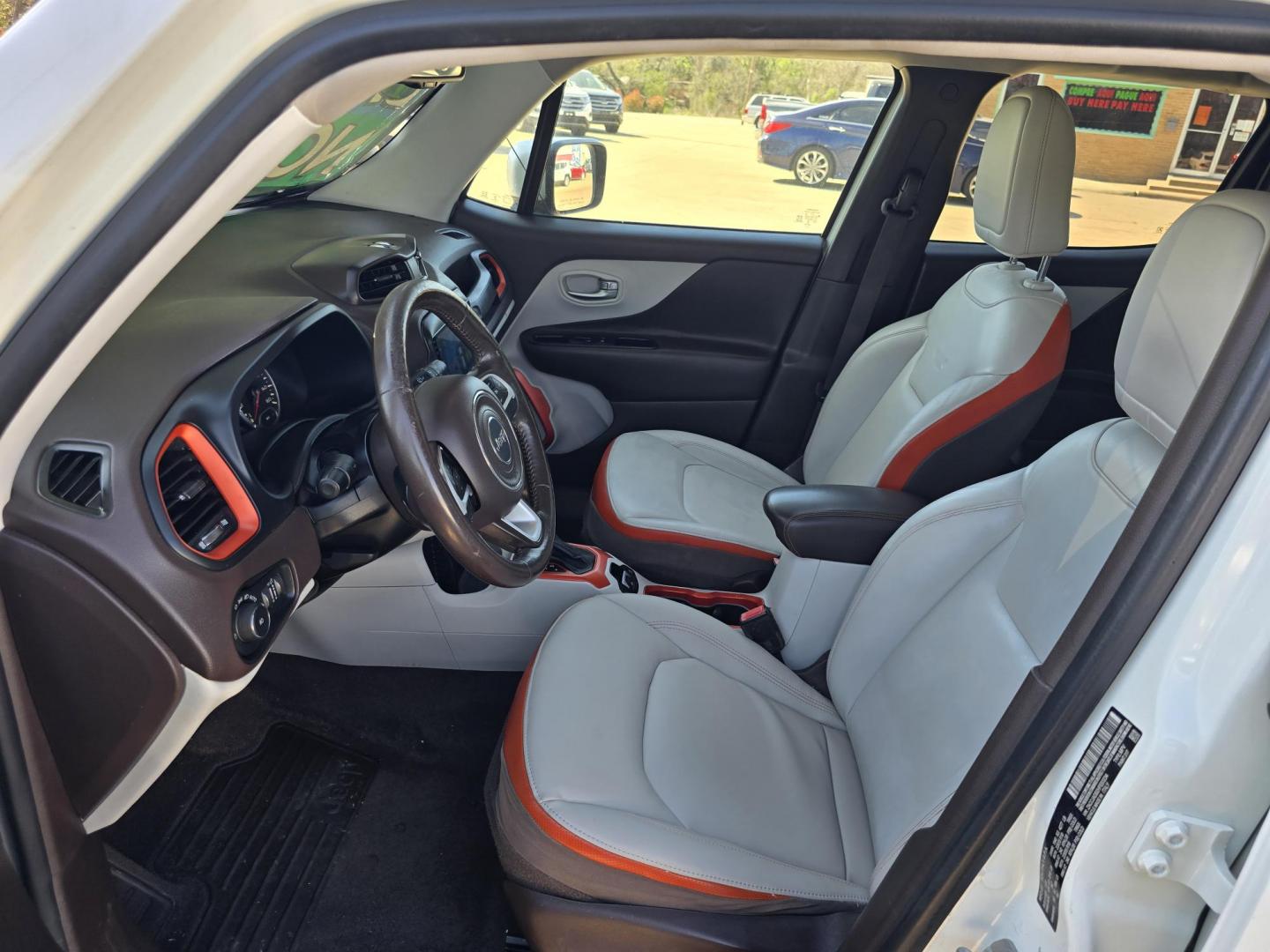 2017 WHITE Jeep Renegade Limited (ZACCJADB2HP) with an 2.4L L4 DOHC 16V engine, 9A transmission, located at 2660 S.Garland Avenue, Garland, TX, 75041, (469) 298-3118, 32.885551, -96.655602 - Photo#11